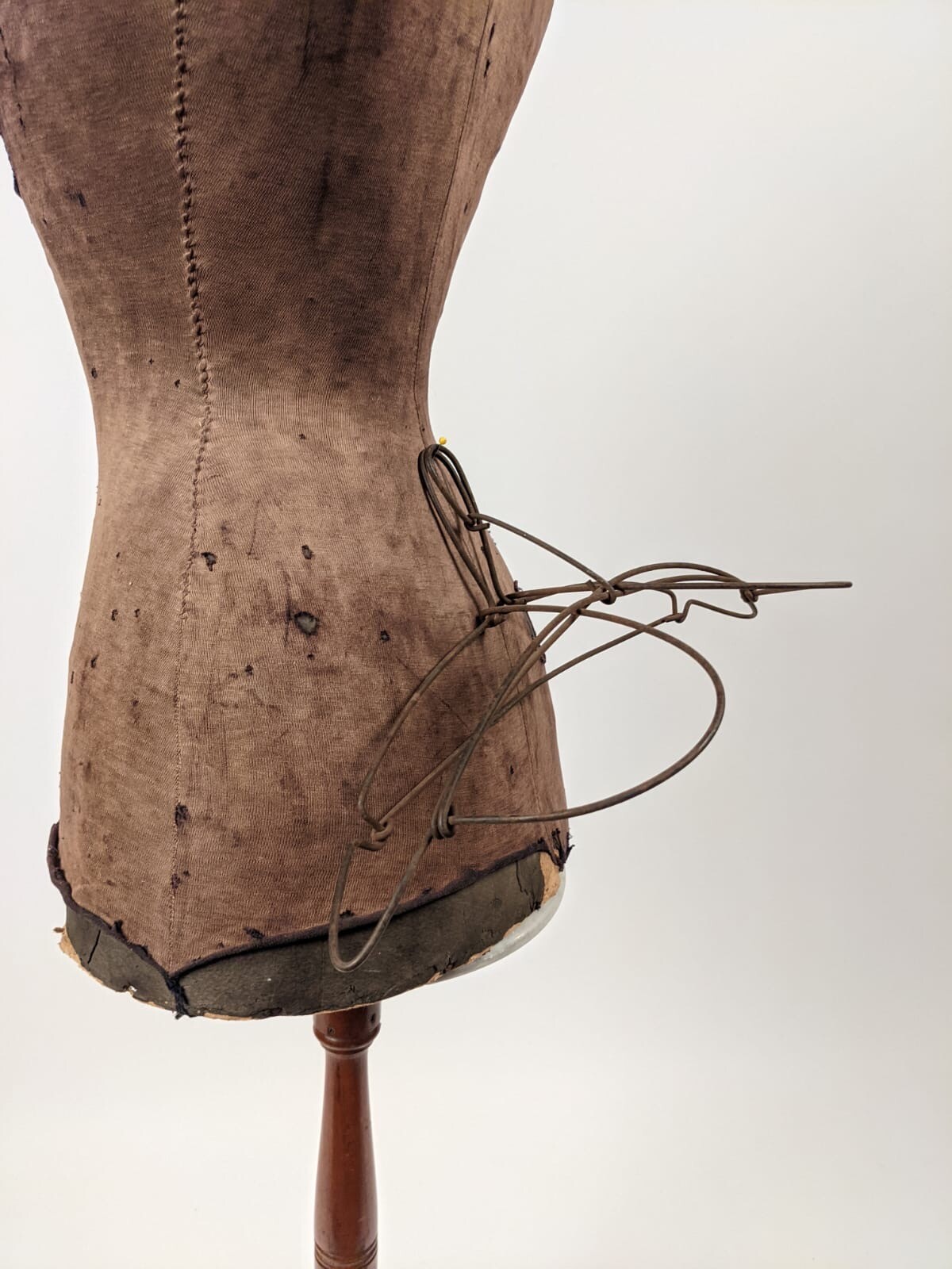 MOST BIZARRE VICTORIAN 19THC WIRE SHELF BUSTLE FOR DRESS