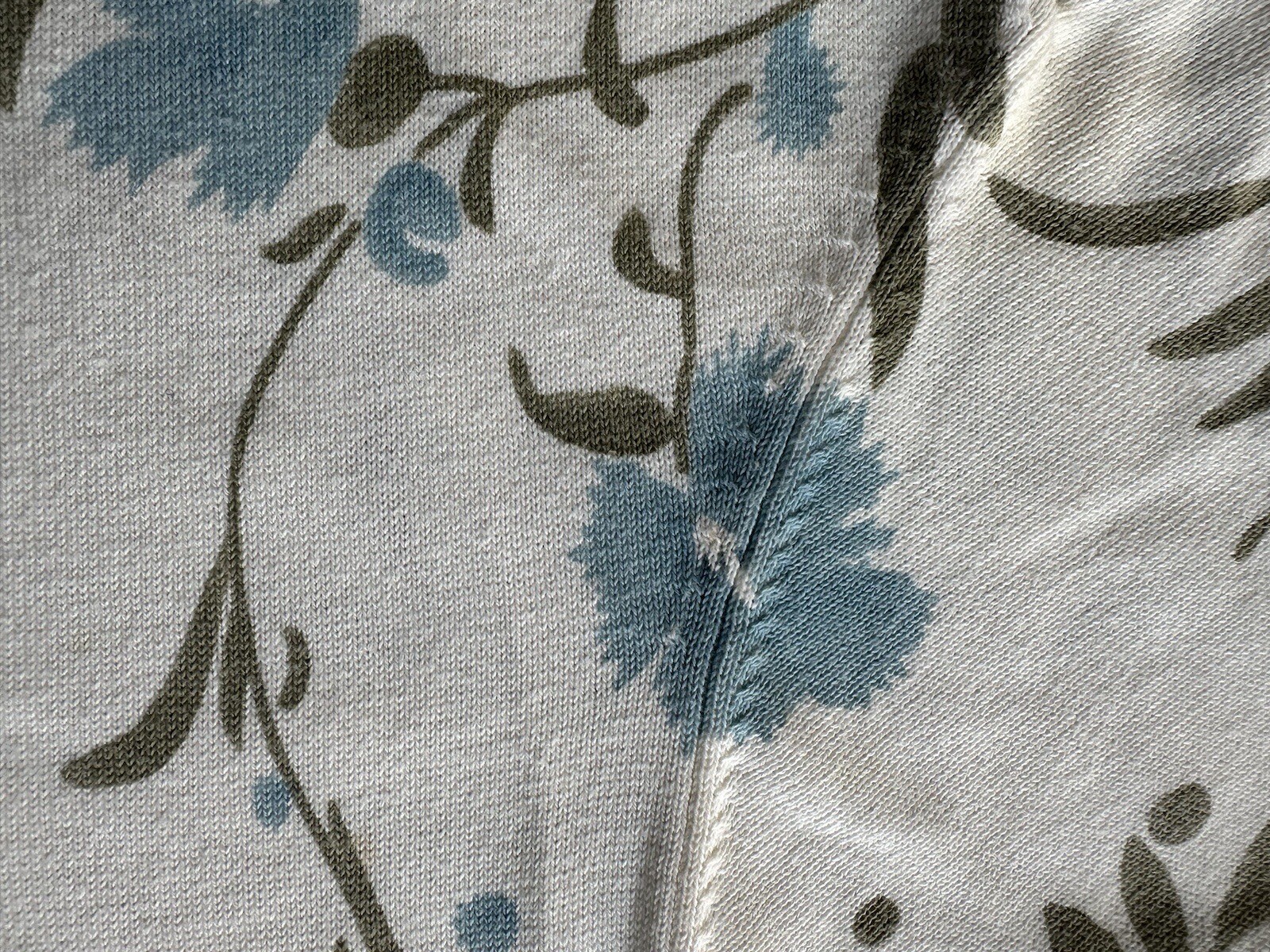 Vintage Yarnworks Blue & White Acrylic Blend Floral Short Sleeve Top Size M