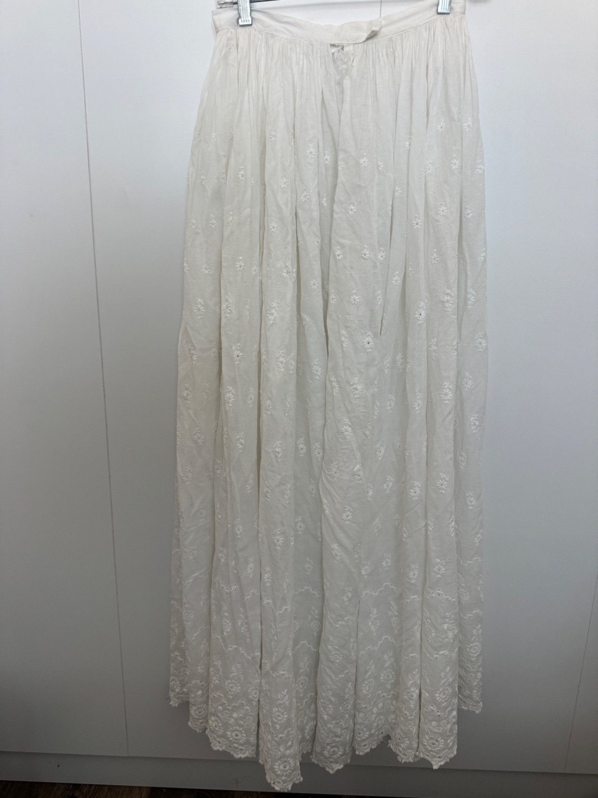 Antique Victorian White Eyelet Embroidered Cotton Petticoat Skirt 41″ Long