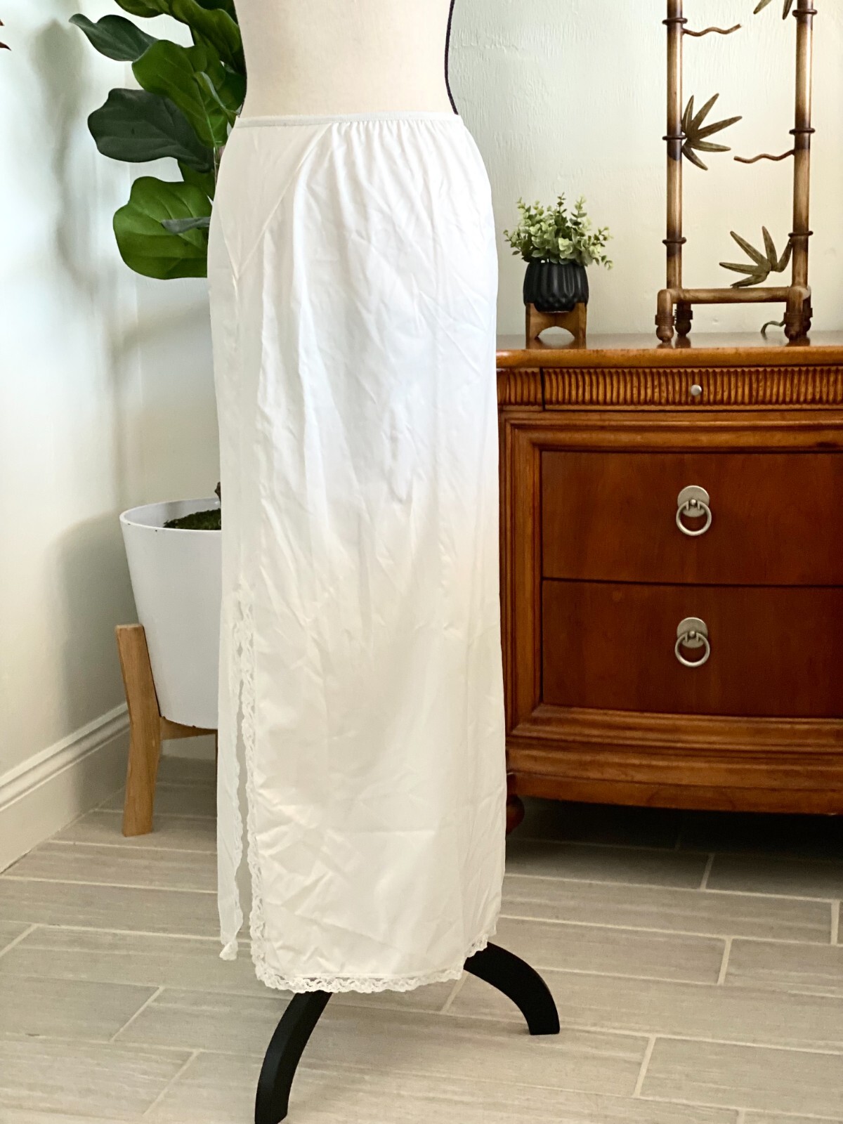 Vintage Wilmot Slip in Creamy White size Small, Vintage Long Slip, 60s Fashion