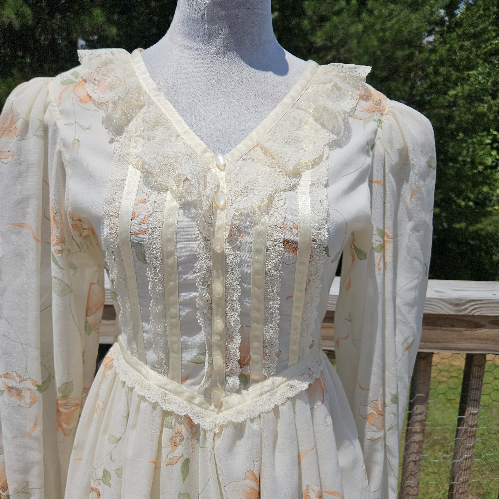 Vintage 70s/80s Prairie Dress Floral Cottagecore Maxi Lace Romantic Feminine