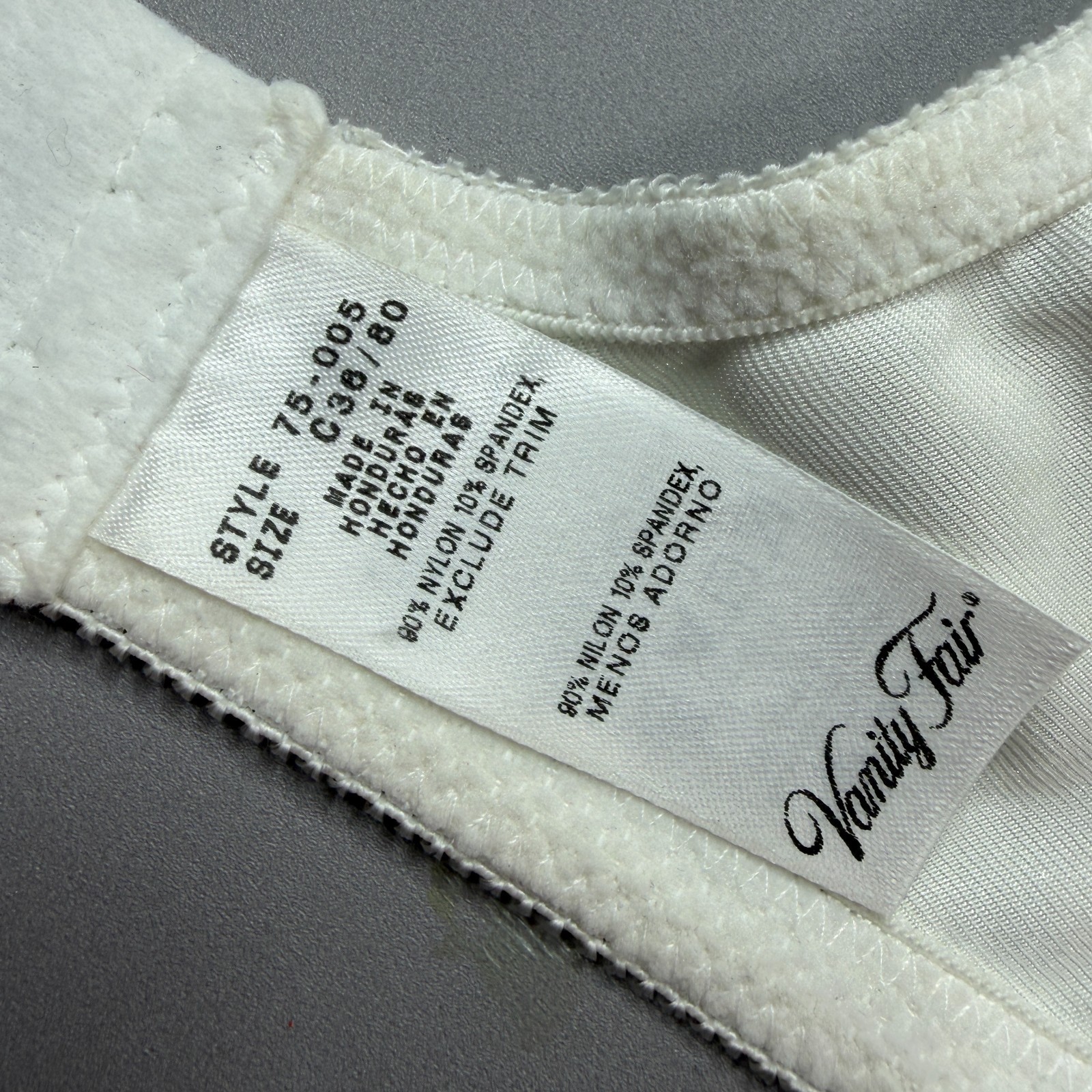 Vintage Vanity Fair Bra 36C Ivory Unlined Cup Underwire Adjustable 75-005