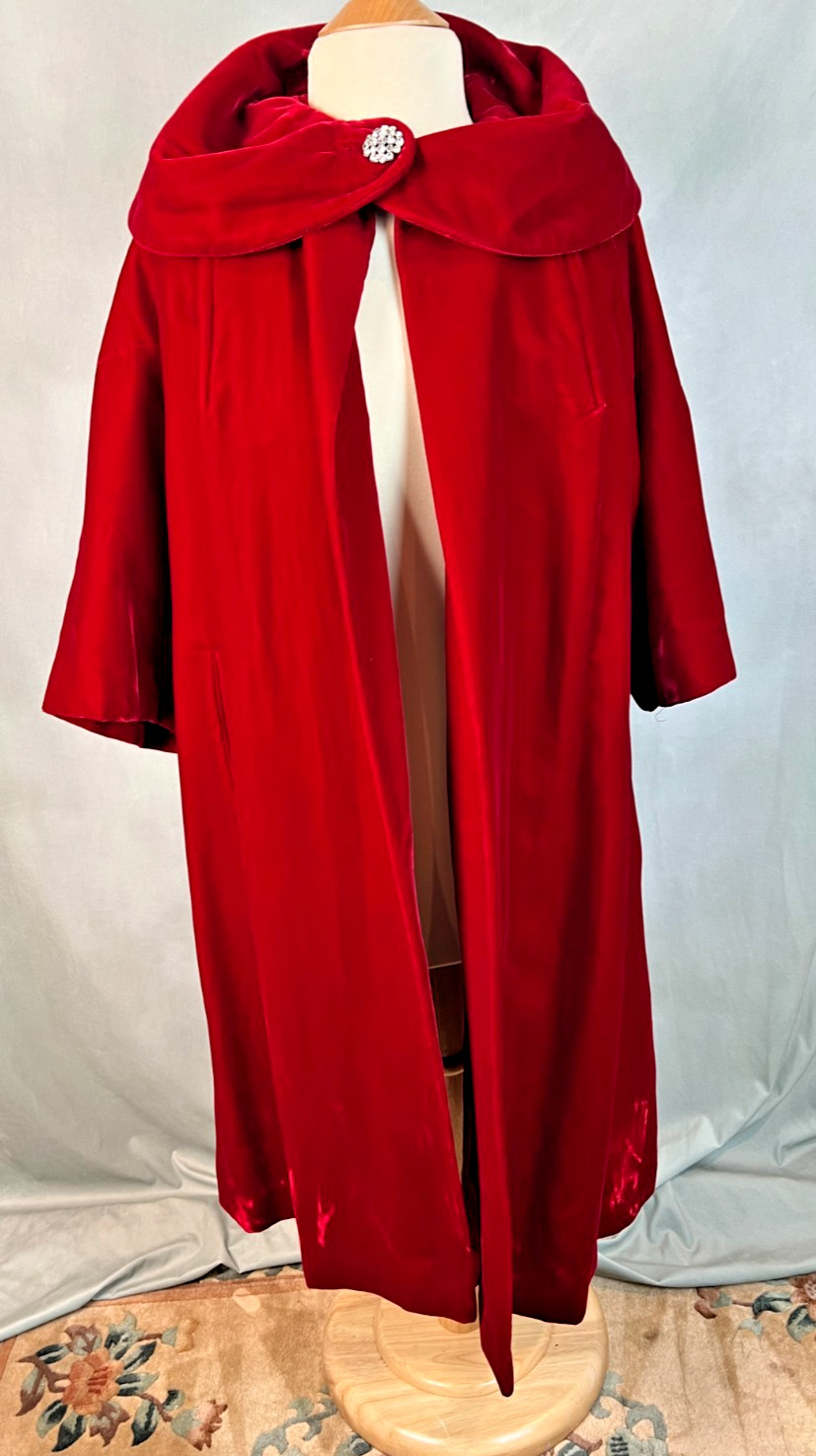Elegant Vintage Red Velvet Opera Cape From Loveman’s Dept Store Chattanooga