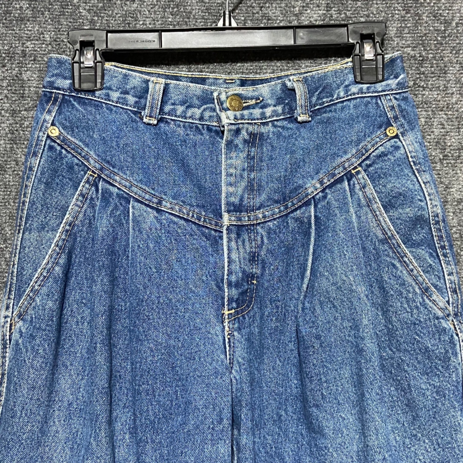 Zena Vintage High Waisted Pleated Tapered Jeans Medium Wash Made in USA Size 10