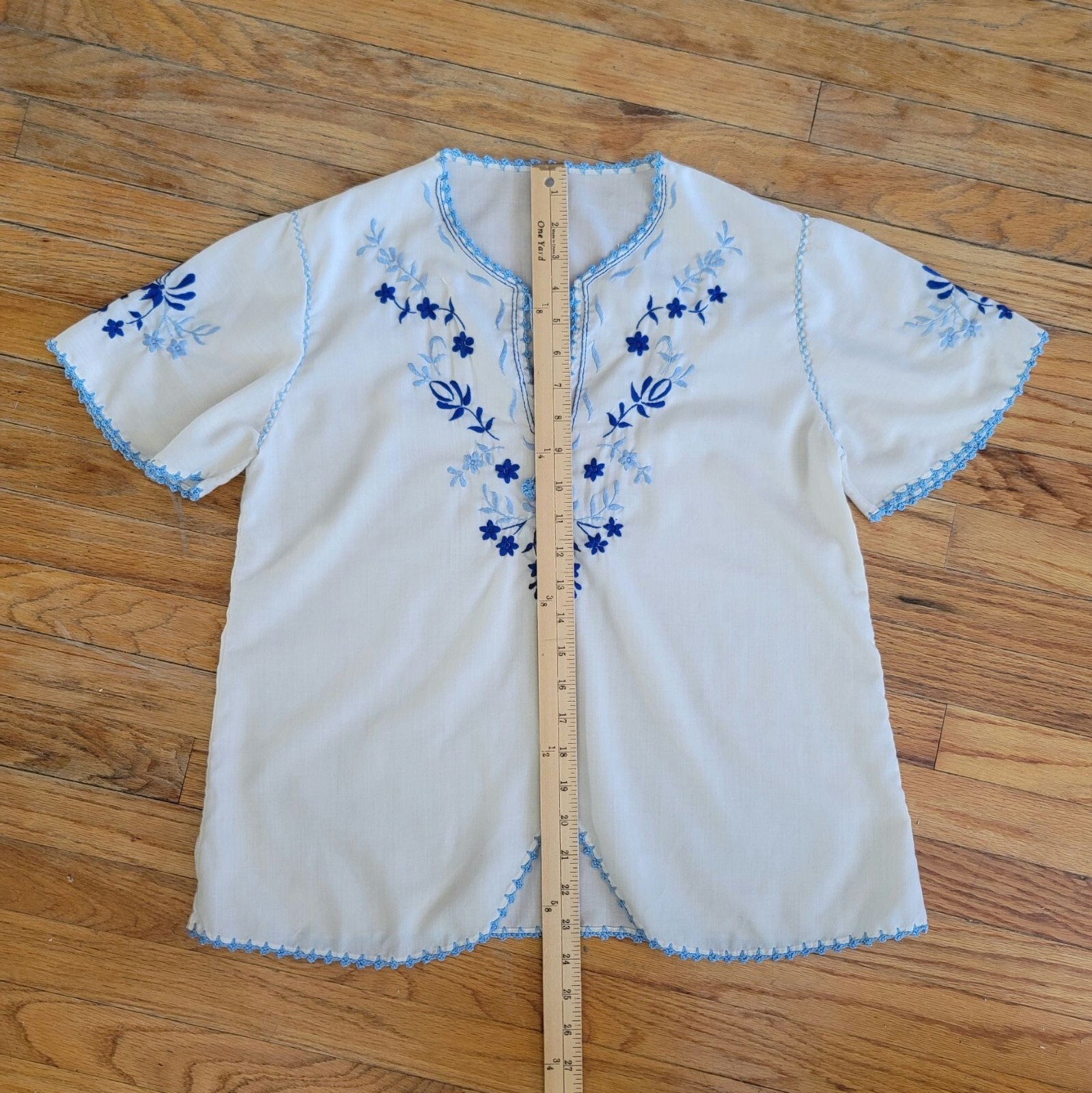 Vintage 1930s Hungarian White & Blue Bohemian Embroidered Floral Folk Blouse S