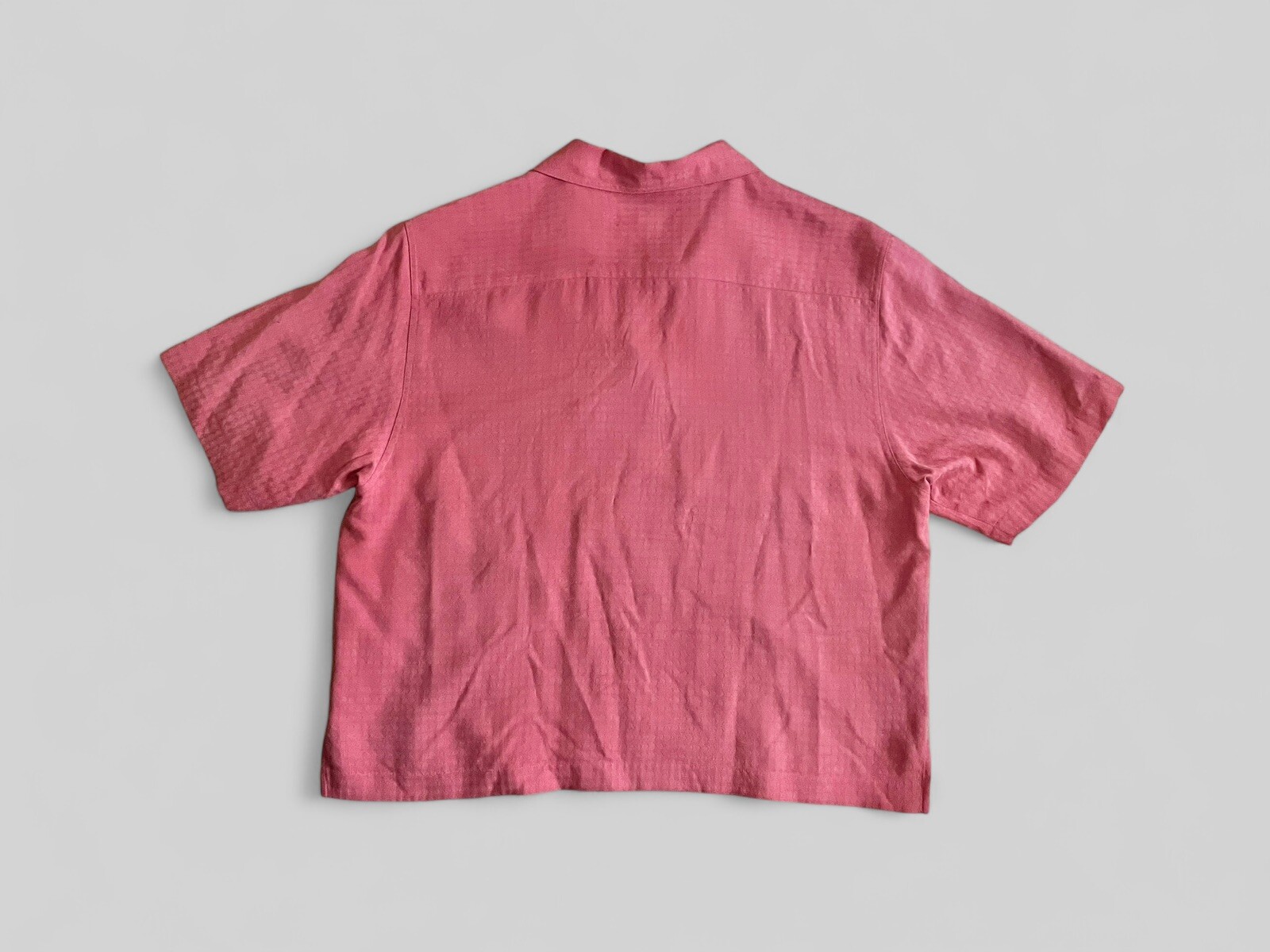VTG TOMMY BAHAMA Barbiecore Cropped Silk Shirt Preppy Pink Waffle Texture 90’s L