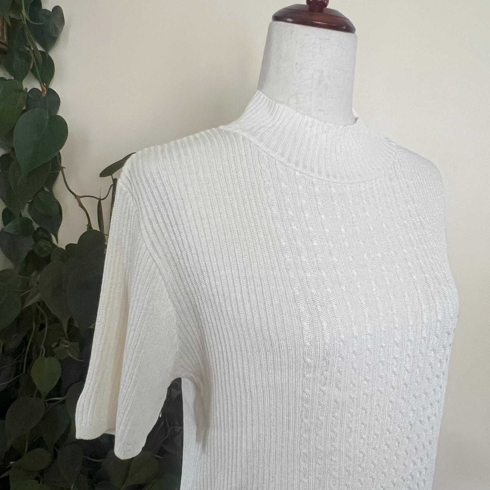 Vintage Jaclyn Smith Cream Short Sleeve Cable Knit Ribbed Sweater sz M
