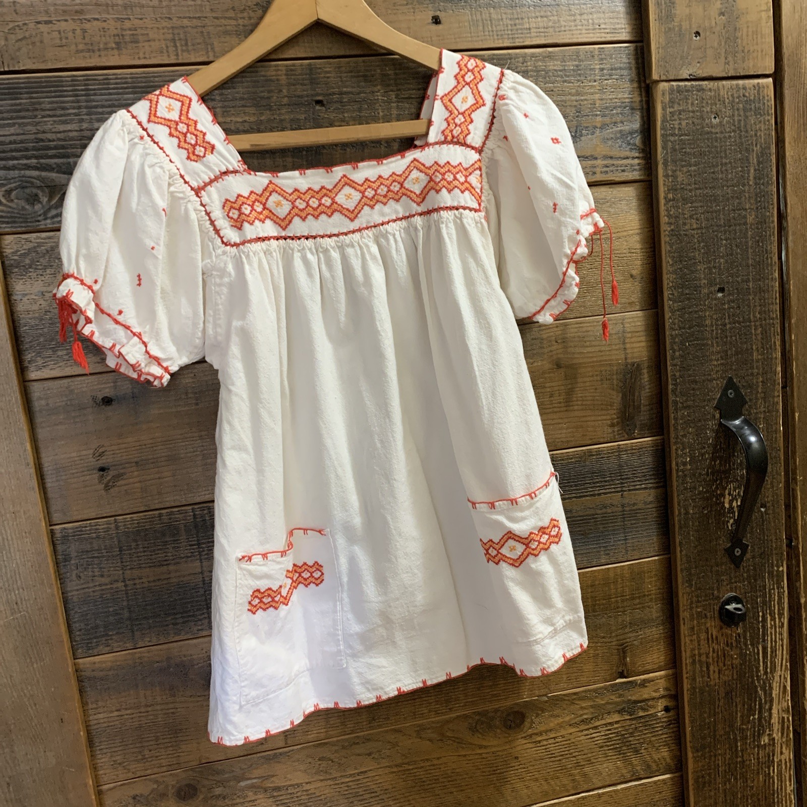 Vintage Women’s Mexican Peasant Shirt With Beautiful Embroidery Size Small