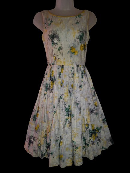 Vintage 50s Yellow Rose Bouquet Novelty Print Cotton Swing Dress VLV XS
