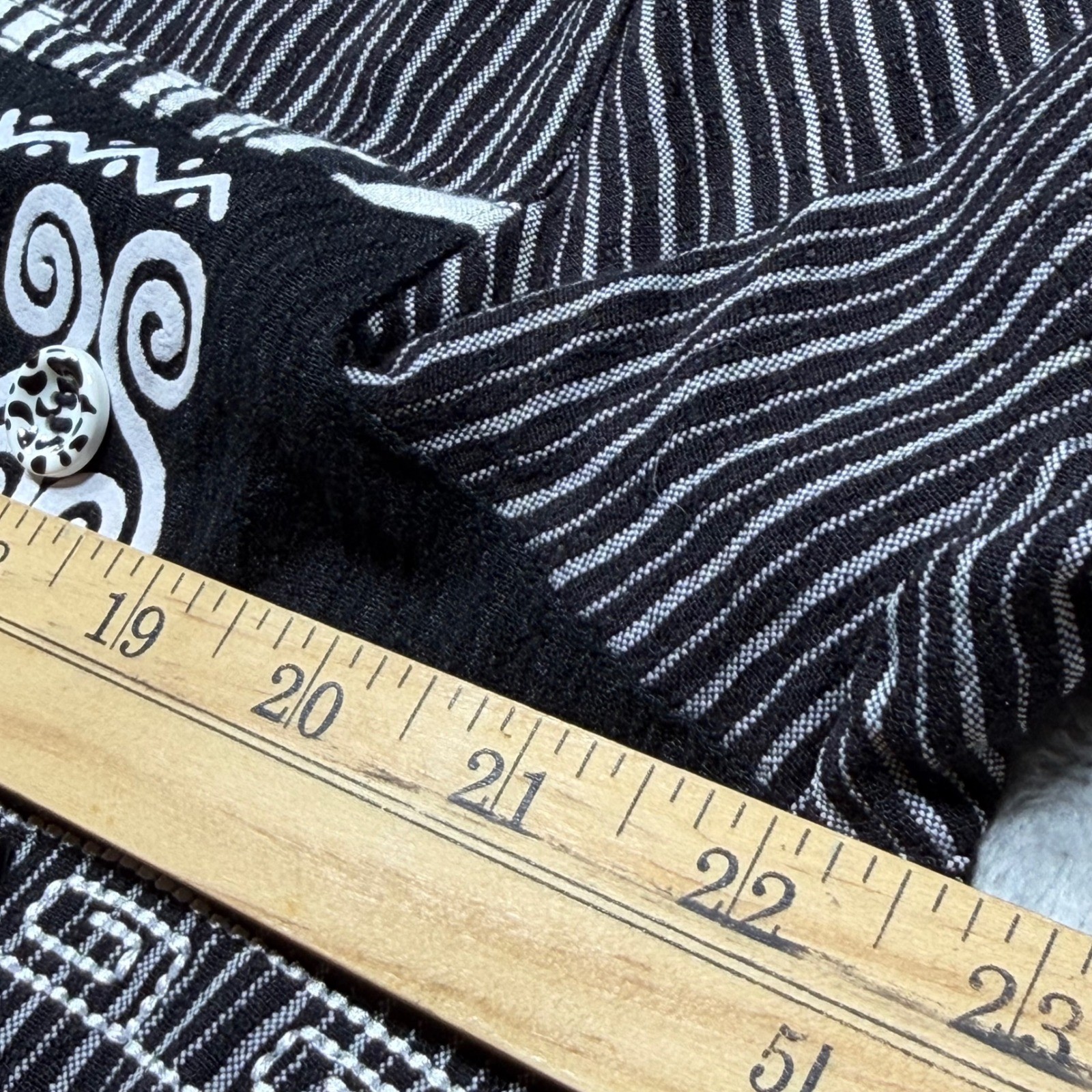 Vintage Koret 90s Tribal Stripe Button Up Shirt Size M Black White Boxy Unique