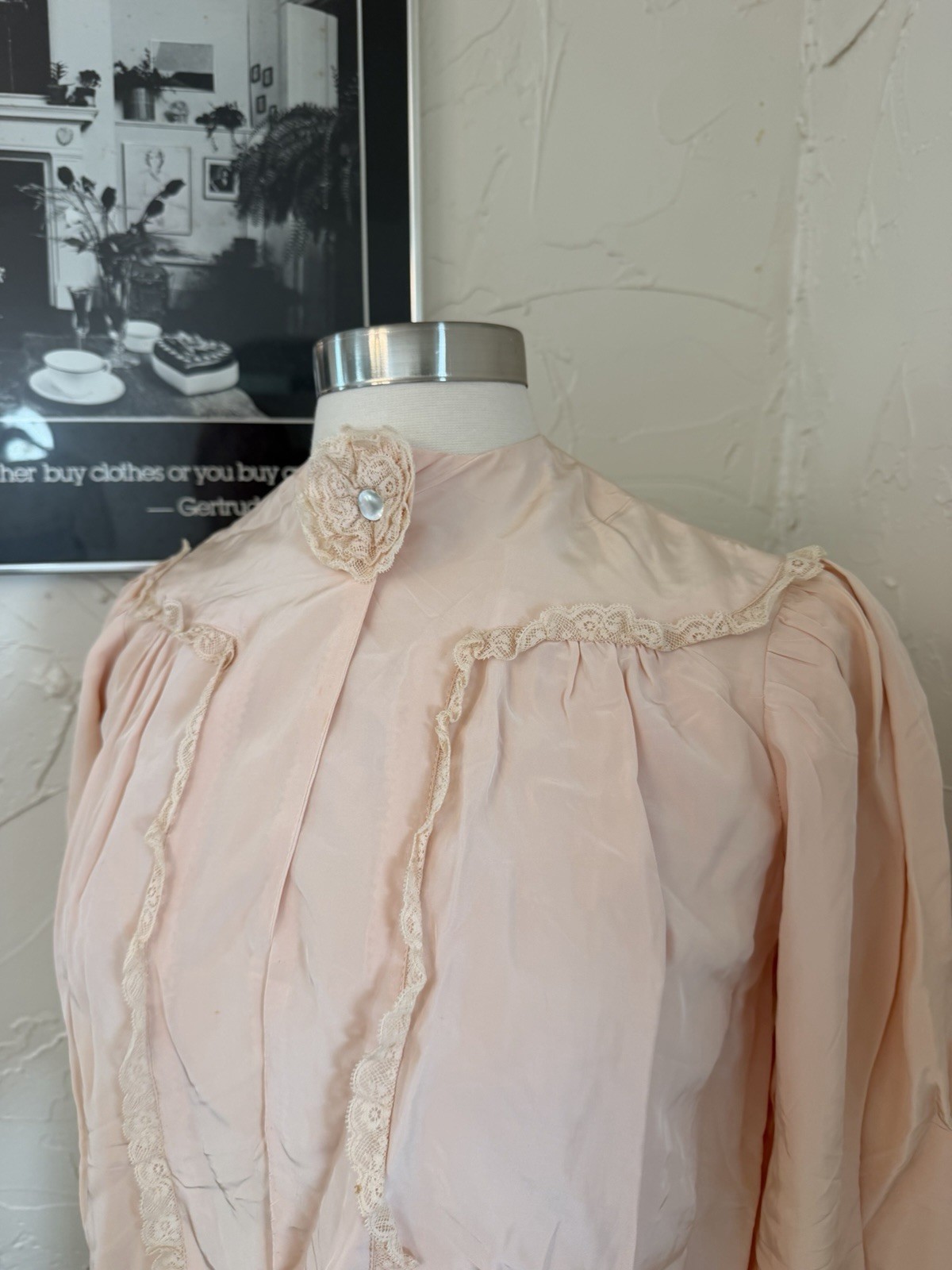 Vtg 1930s Pink Silk BED JACKET Lace Peignoir Lingerie 3/4 Puff Sleeves pearl
