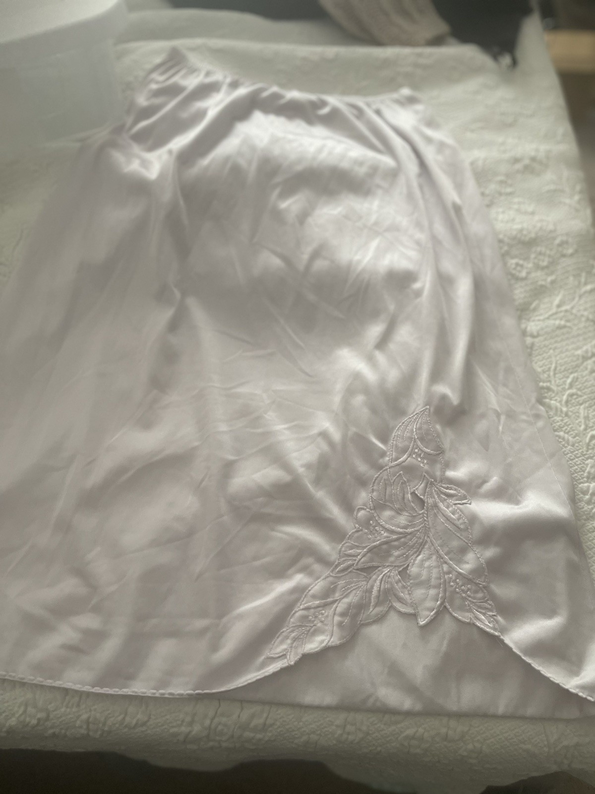 Vanity Fair Vtg S DuPont Nylon Half Slip Lavender Satin Embellished Split