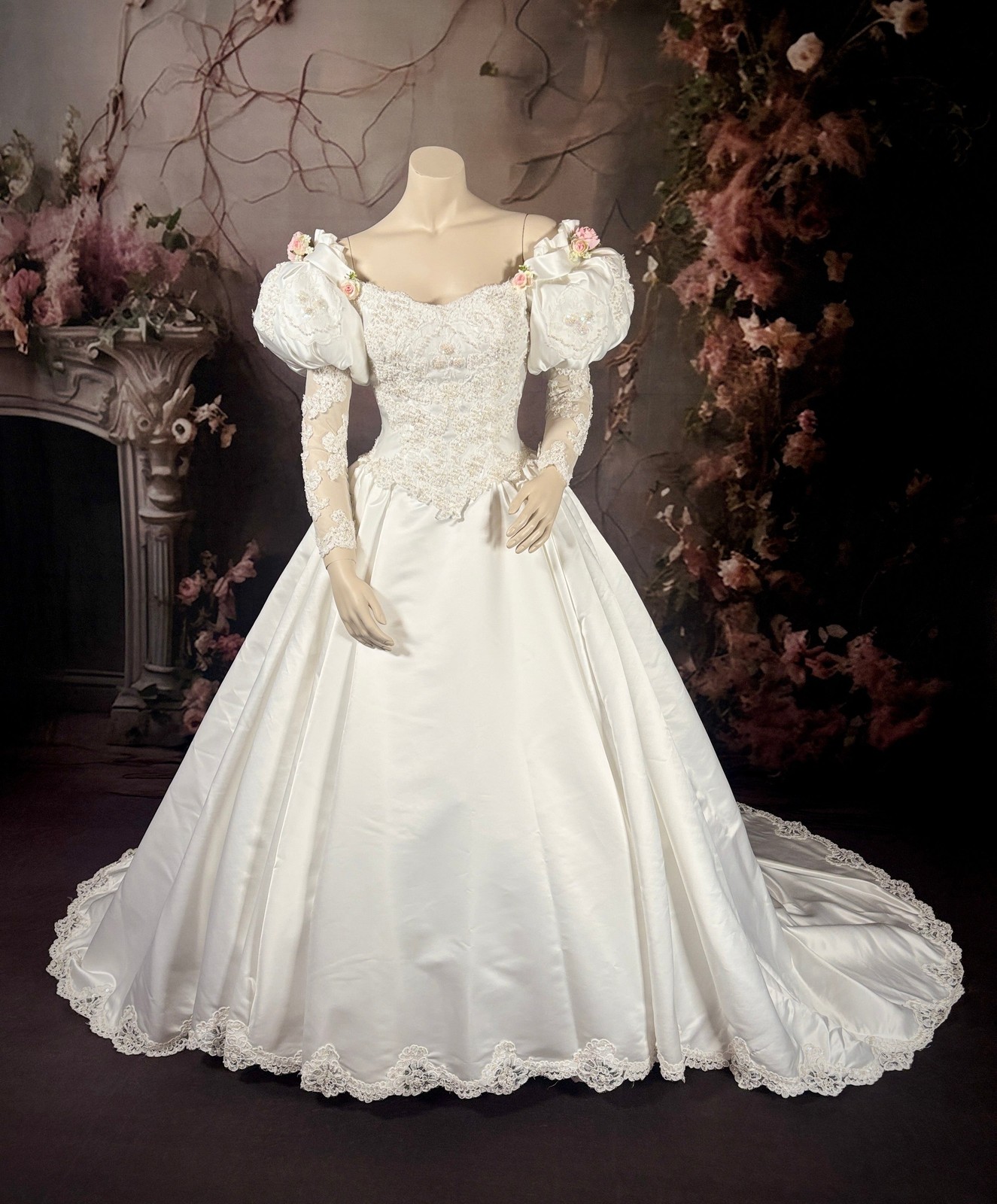 1980s Rose Satin & Lace Wedding Dress Juliet Puff Sleeves & Chapel Train sz 0/2