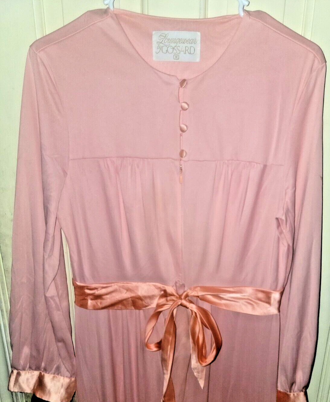 VTG LOUNGEWEAR BY ARTEMIS GOSSARD NIGHTGOWN CORAL WITH SATIN TRIM