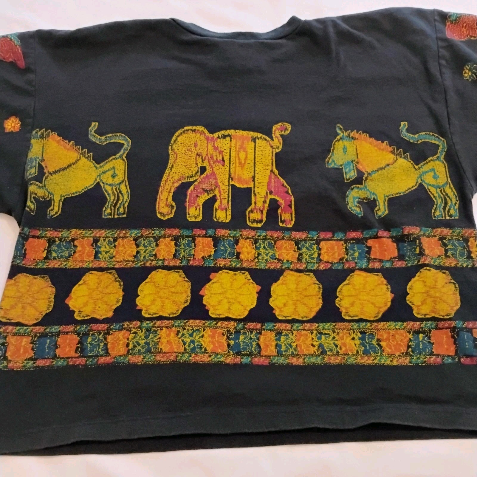 Vintage 90s Bacio Black T-shirt AOP Elephant Butterfly Cropped Boxy Tee Medium