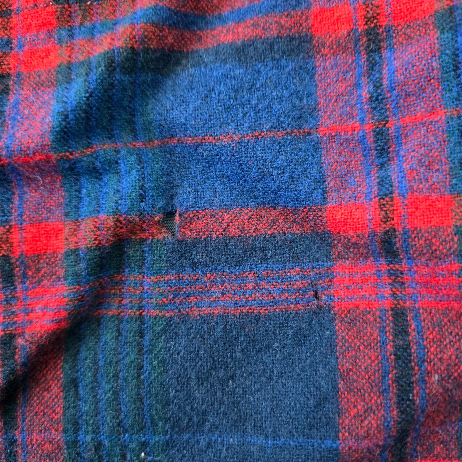 Pendleton Vintage Wool Plaid Midi Skirt Navy Red Green Size 12 Made in USA T528