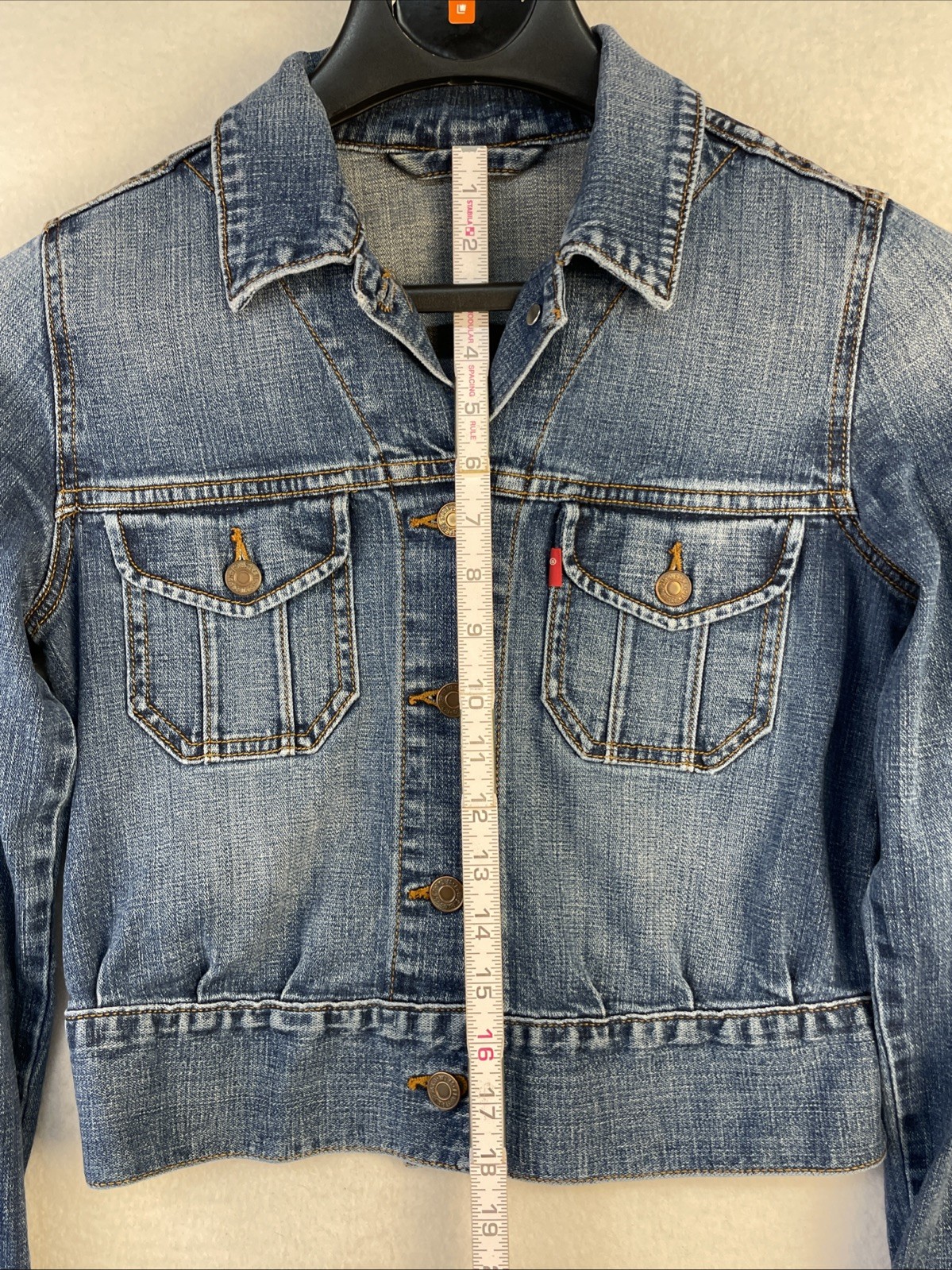 Levi’s Blue Denim Jean Jacket Fitted Cropped Size Medium Women EUC