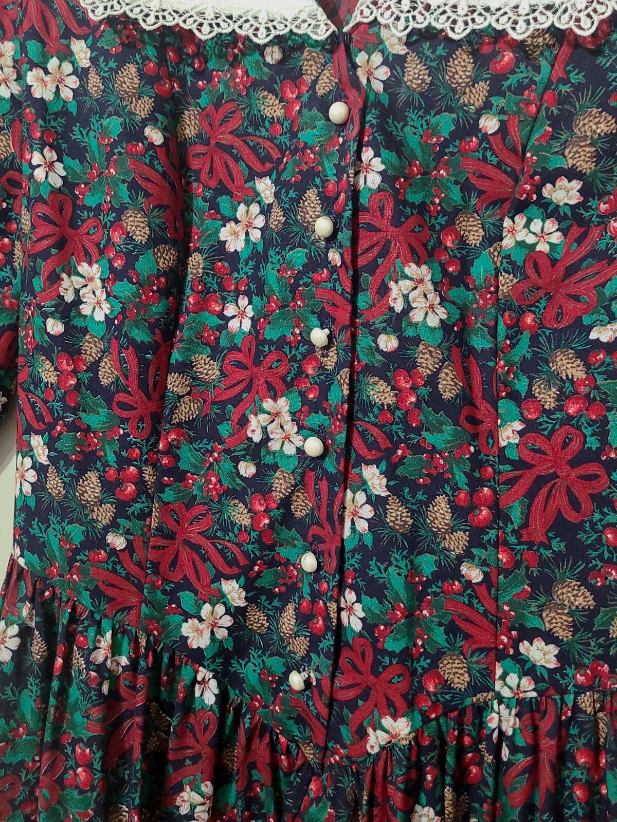 Women’s Size 10 Vintage Lisa Petites Holiday Vibe With White Lace Collar Dress