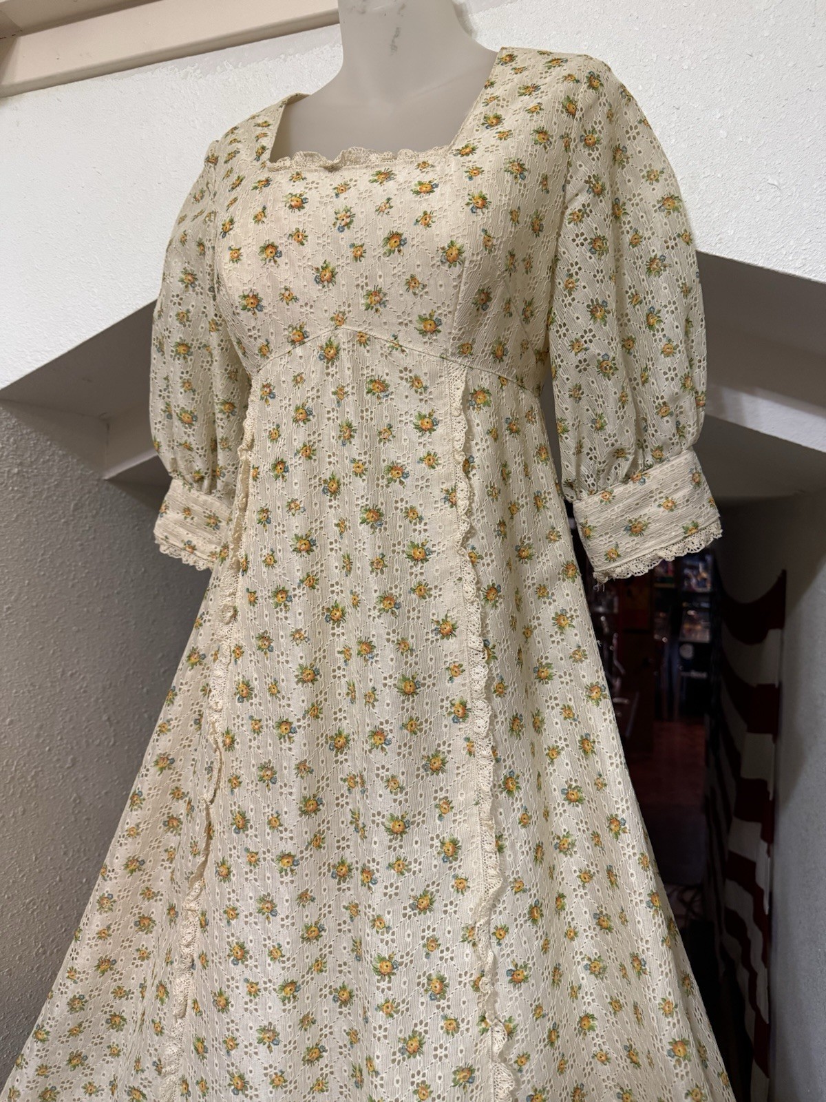 FABULOUS VTG Homemade Dress Floral Lace Cottage Core Prairie SMALL High Waist