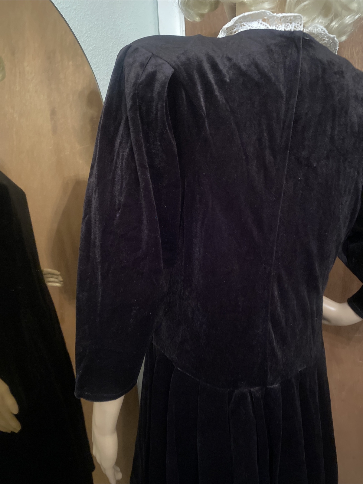 Vintage Long Black Velvet Dress Lace Collar By Paquette Too! Size 12