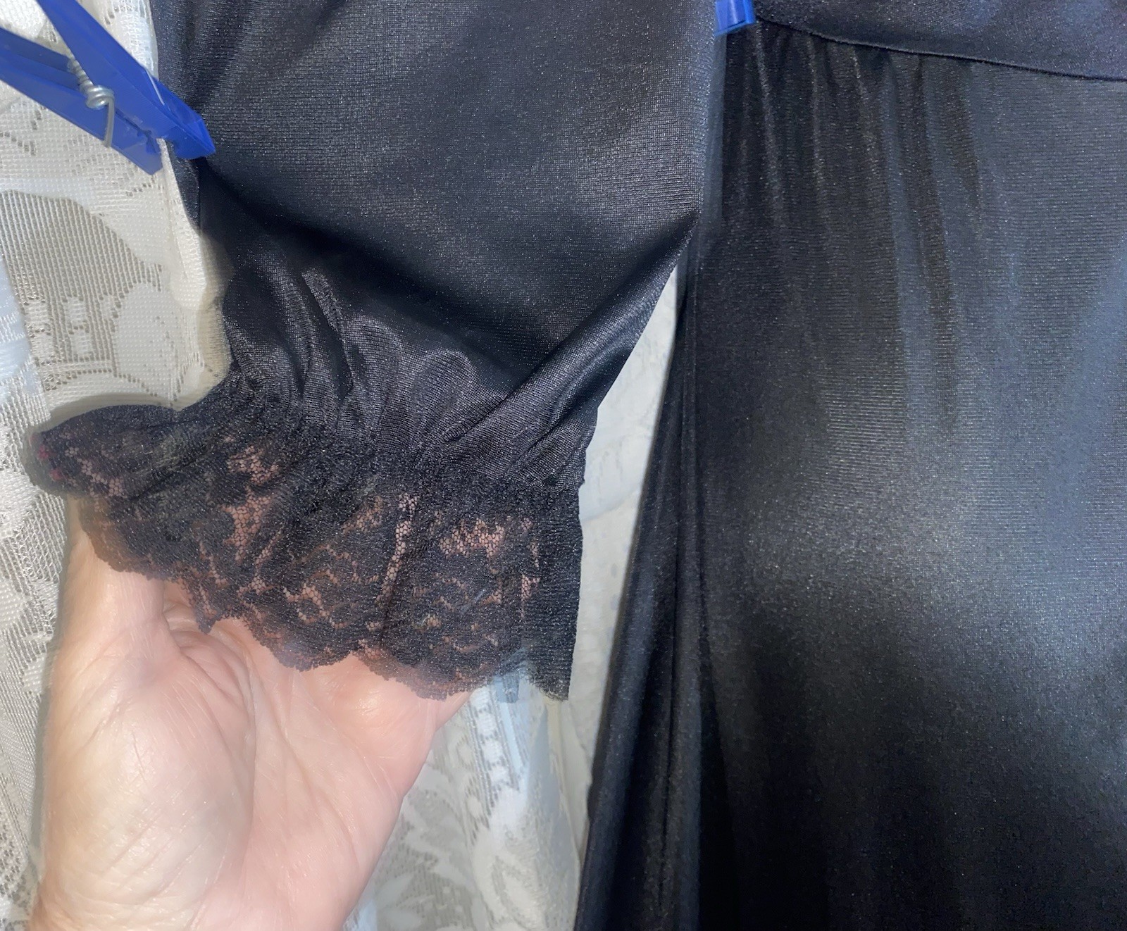 VTG 1X TALL 59″ Black Lady Cameo Nylon Nightgown w Princess Sleeves Olga esque