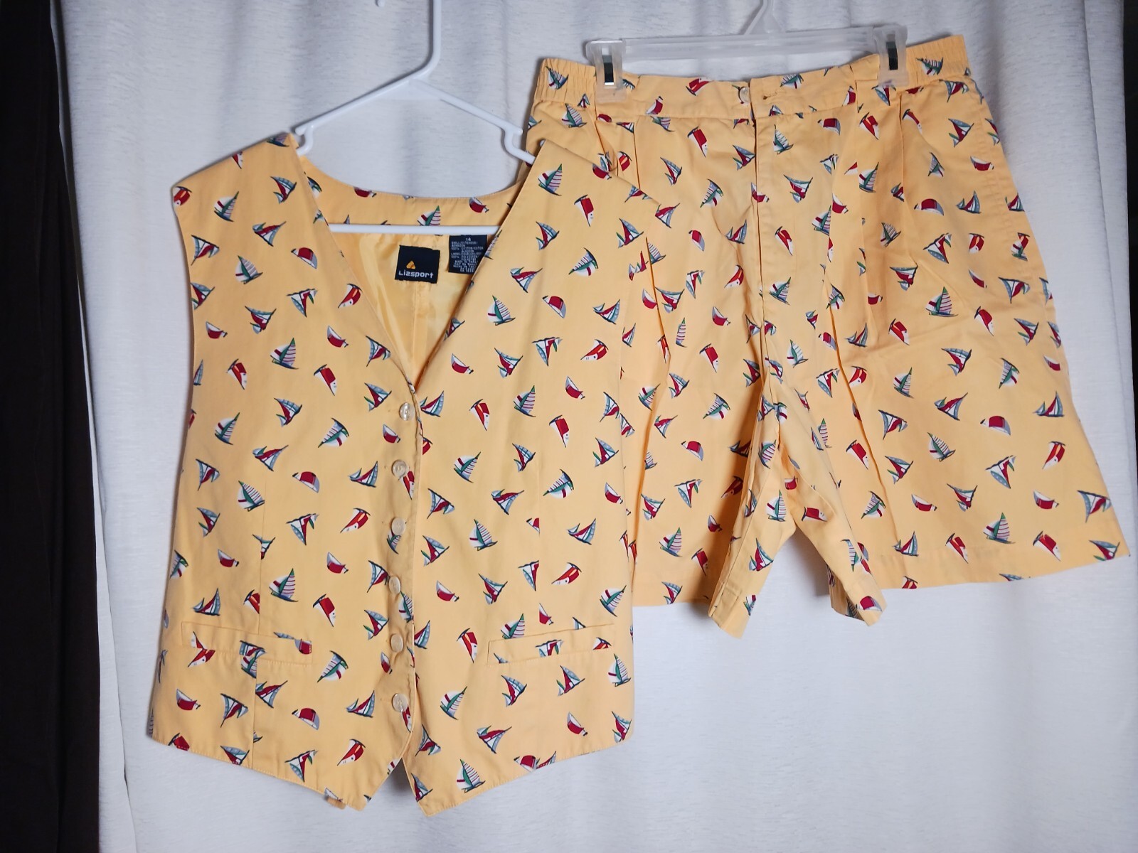 Women’s sz 14 2 piece Shorts set Vest Vintage 90s Lizsport Yellow Sail Boats