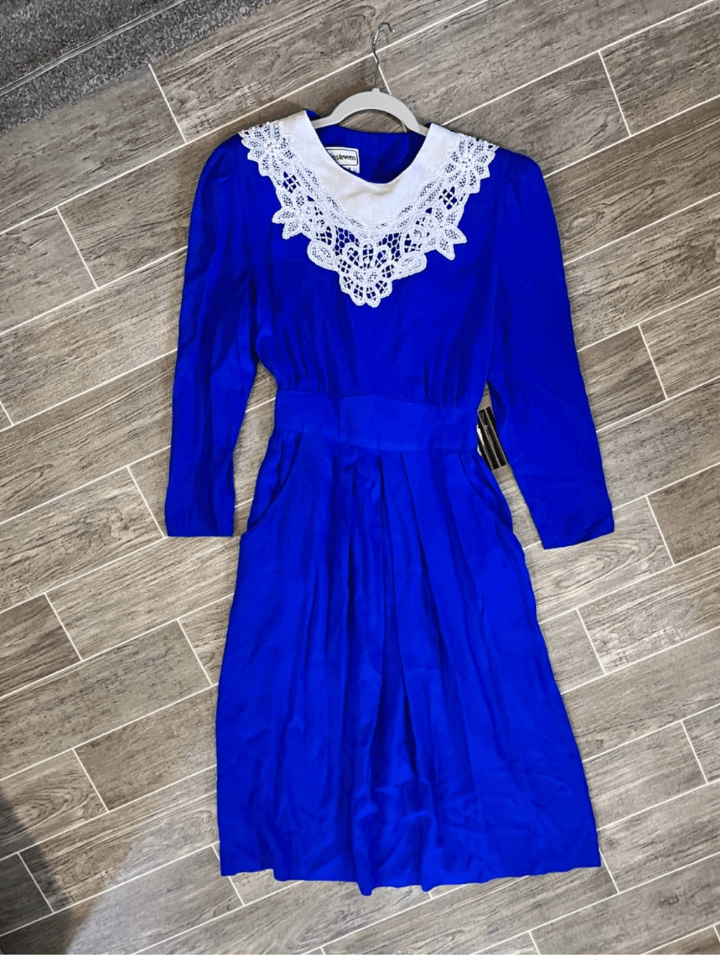 Vintage royal blue dress white crocheted collar sz 12 Korea waist long sleeve ei