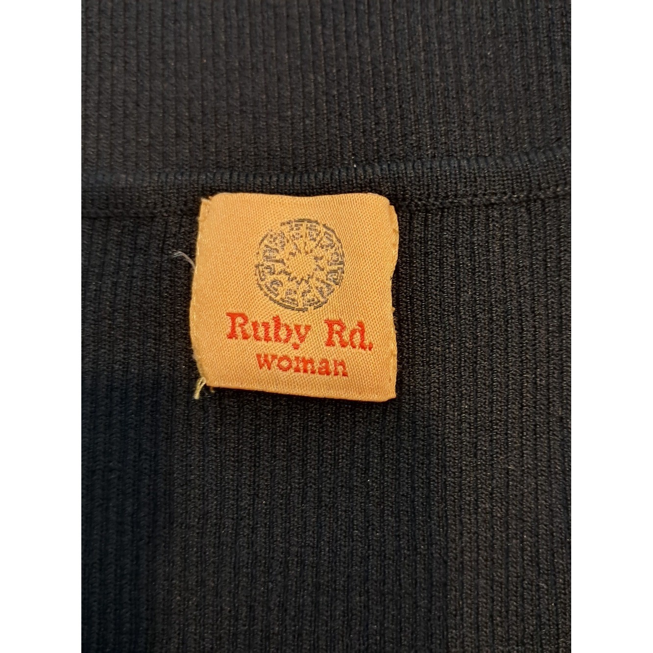 Ruby Rd. Classic Black Sleeveless V-Neck Top Size L