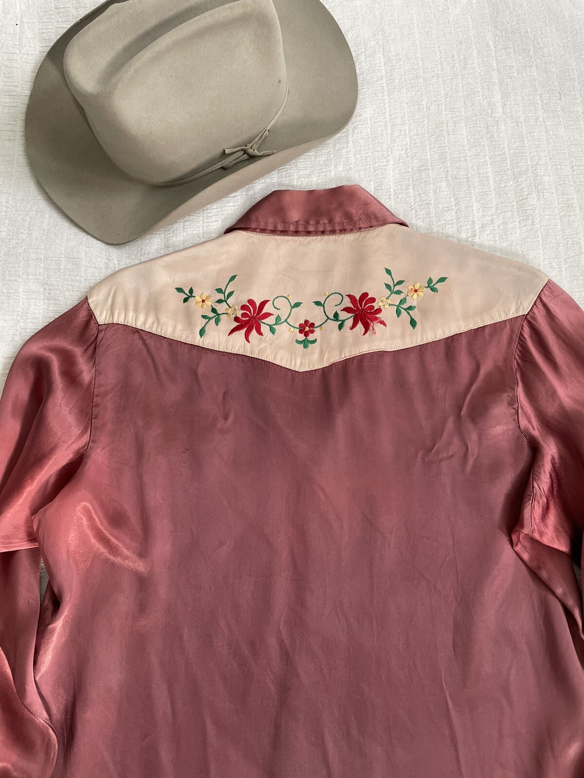 Vintage 60’s Triple LLL Brand- Women’s Embroidered Pearl- Snap Western Shirt M