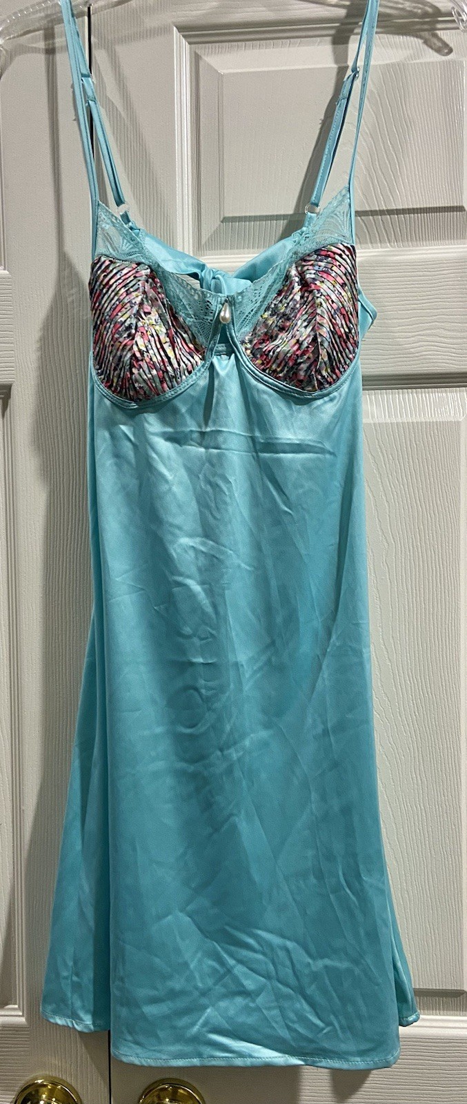 VINTAGE TEAL W/ MULTI-COLOR CUPS FULL SLIP DRESS – UNKNOWN BRAND. SIZE SMALL