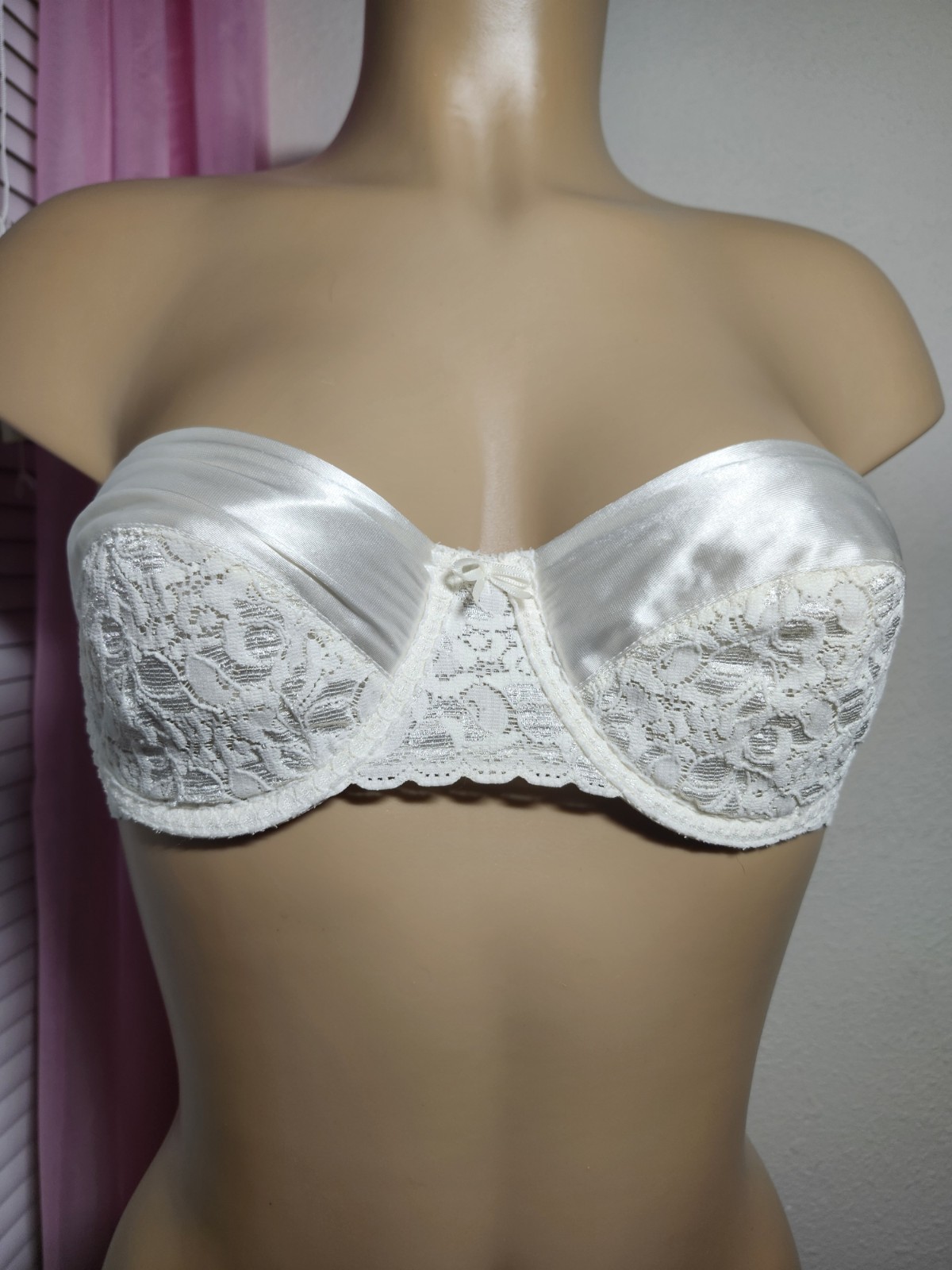 VTG Maidenform 34C Satin & Lace RENDEZVOUS Strapless Underwire Bra #8355 White