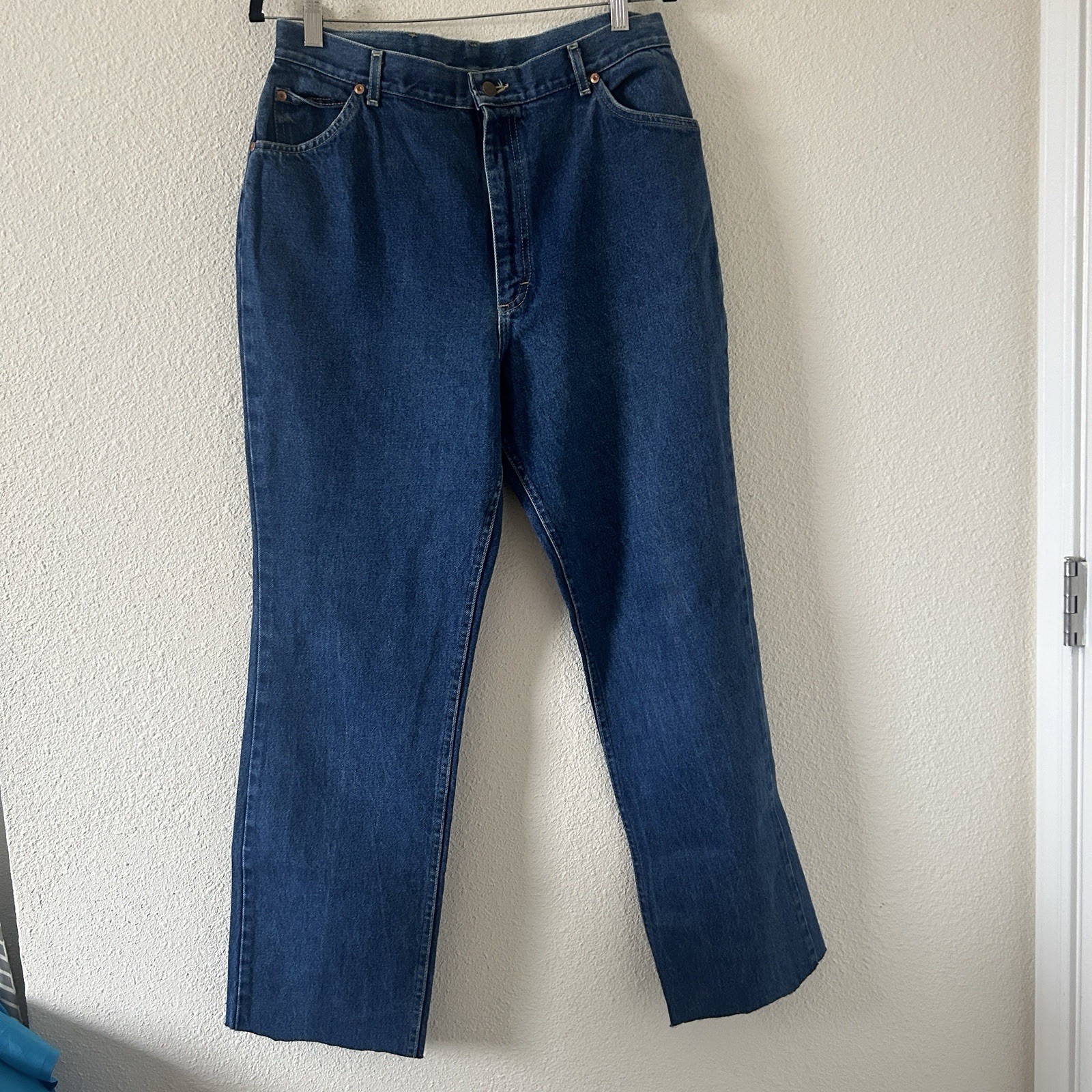 VTG Lee High Waisted Mom Jeans Women’s measures 32” waist Blue Grandpa Granny