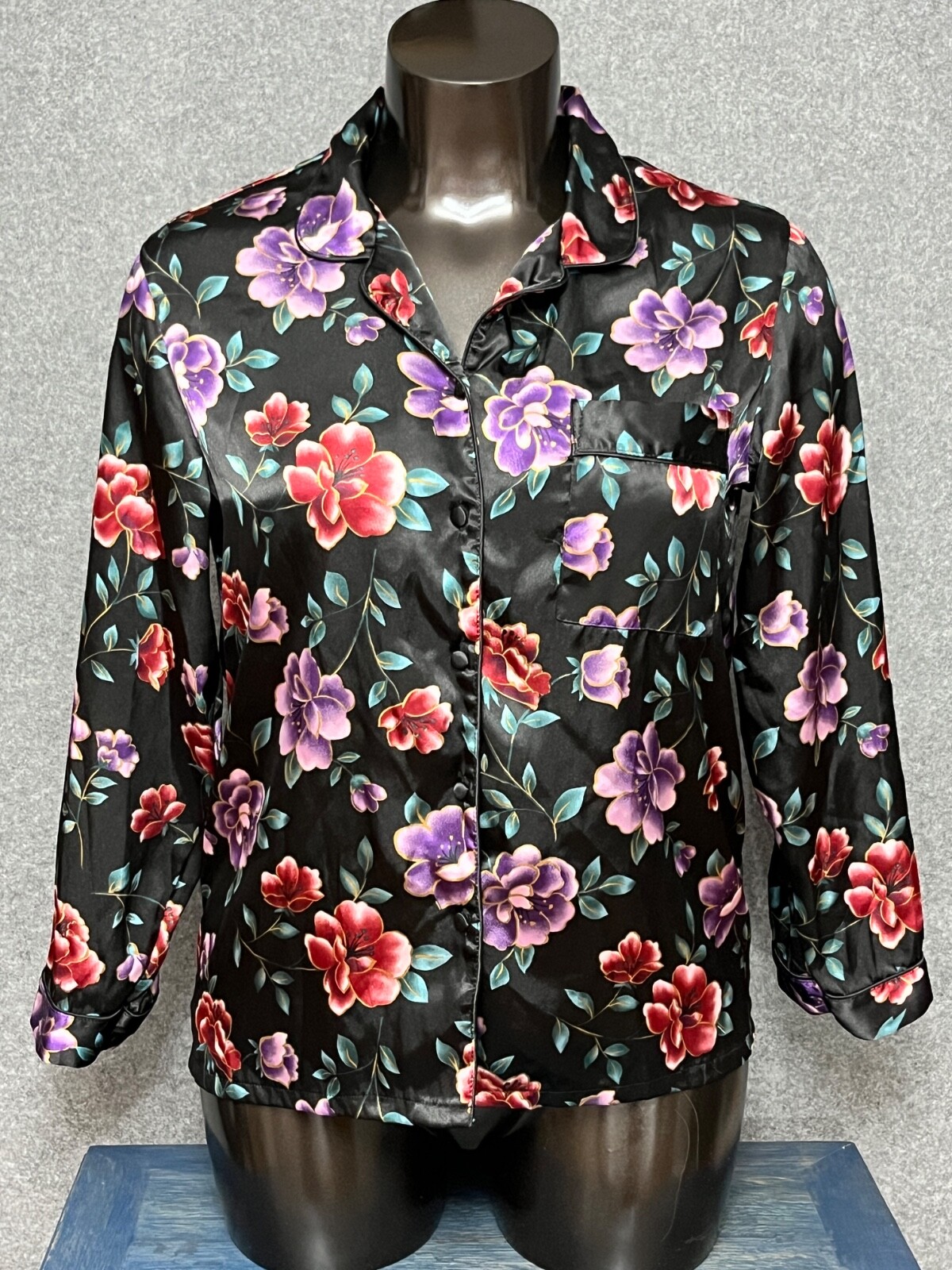 Secret Treasures Retro Floral Satin Pajama Sleep Shirt Large Button Longsleeve