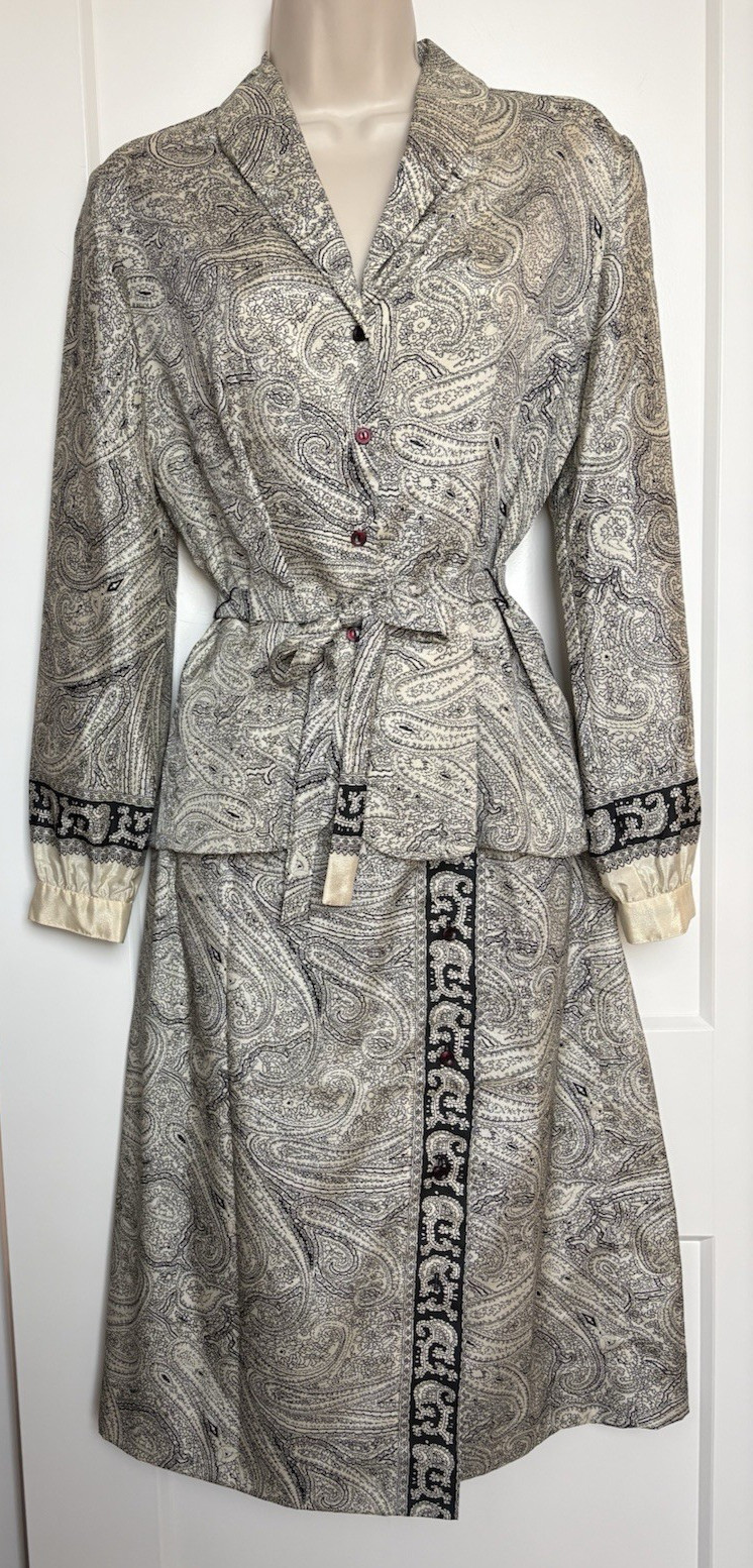 Vintage Skirt & Blouse Set Tie Belt The Wilroy Traveller NY Black & off White