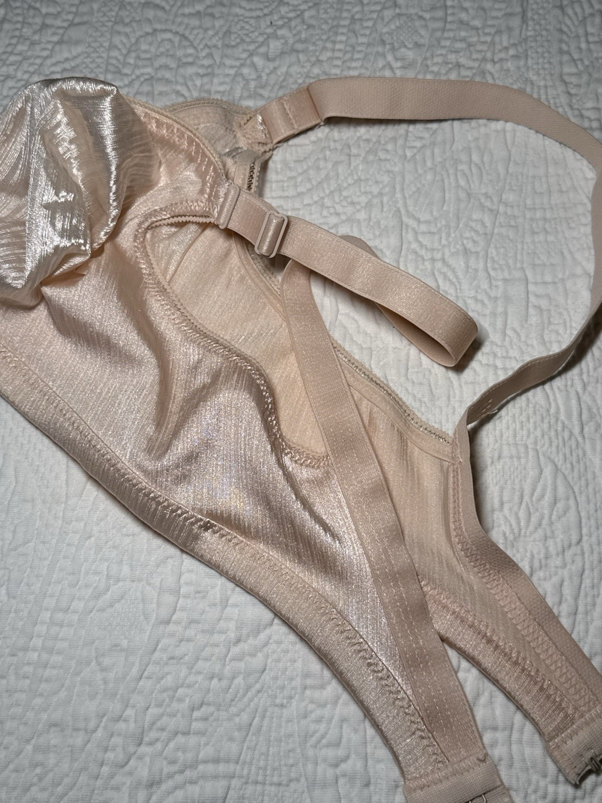 Vintage Montgomery Ward Size 36C Bra Shiny Satin Wireless NWOT