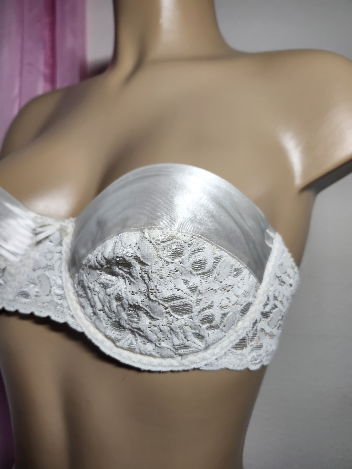 VTG Maidenform 34C Satin & Lace RENDEZVOUS Strapless Underwire Bra #8355 White