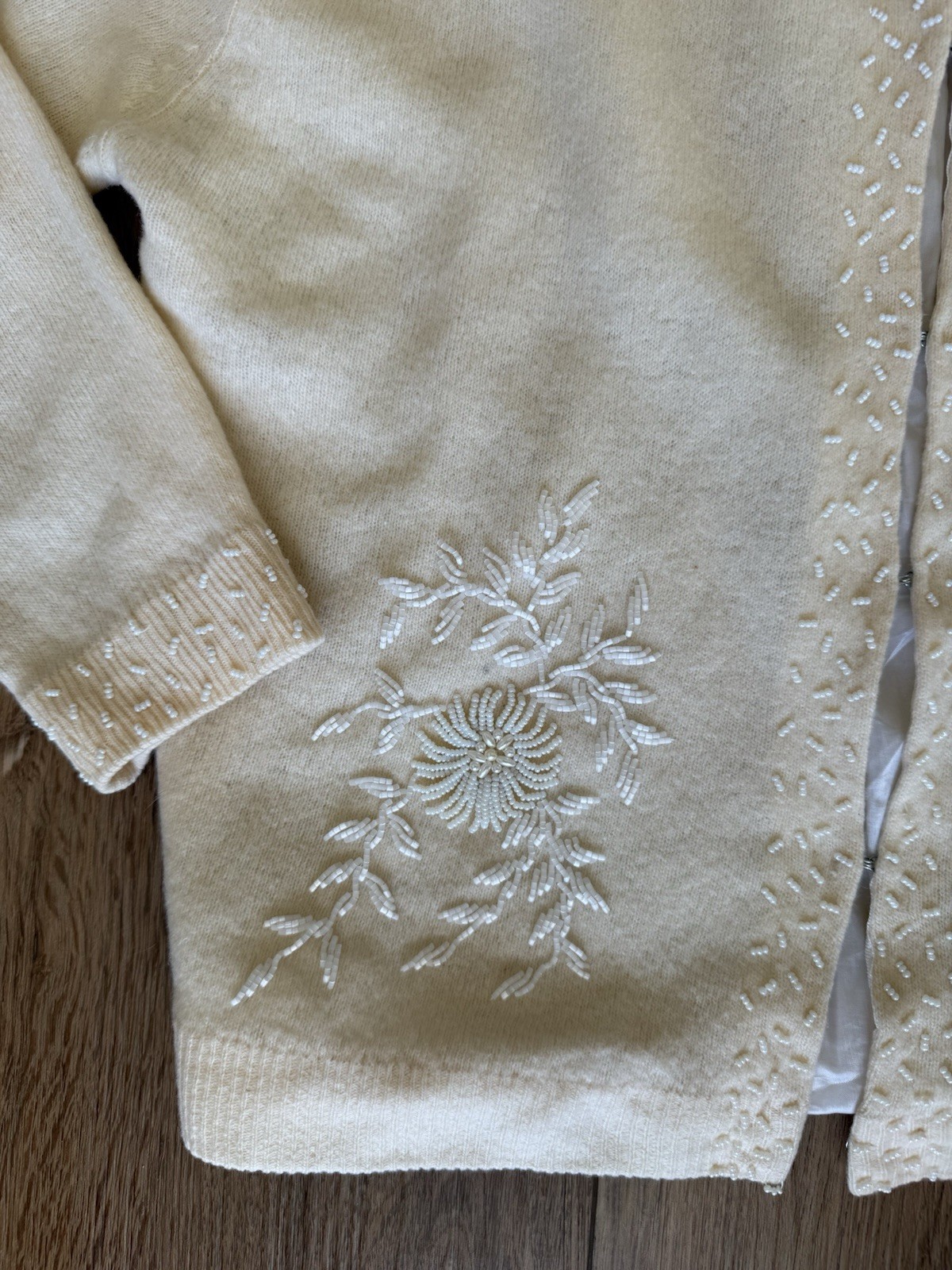 Vintage 60s Woman’s Cream Broadway Beaded Flower Lambswool Cardigan – Small
