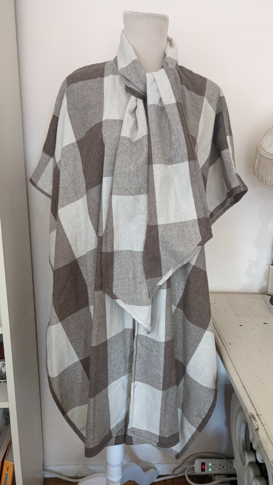 Vintage 50’s 60’s Gingham Plaid Wool Cape Scarf Tie Neck Rockabilly Pinup O/S