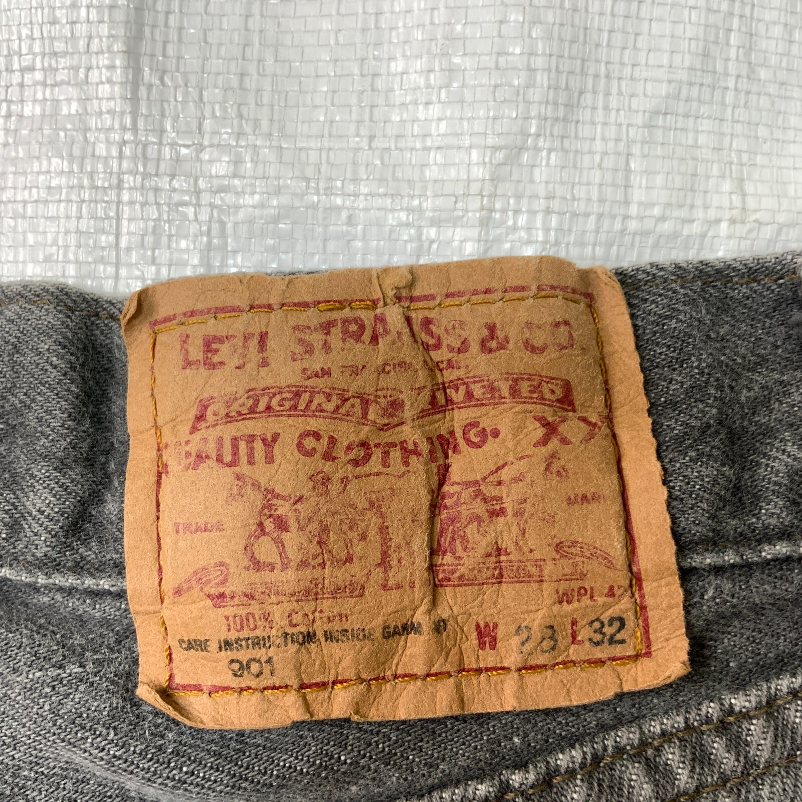Vintgae LEVI’S 901 Womens Jeans Gray Tag 28×32 Real Size 25×25 Made in France