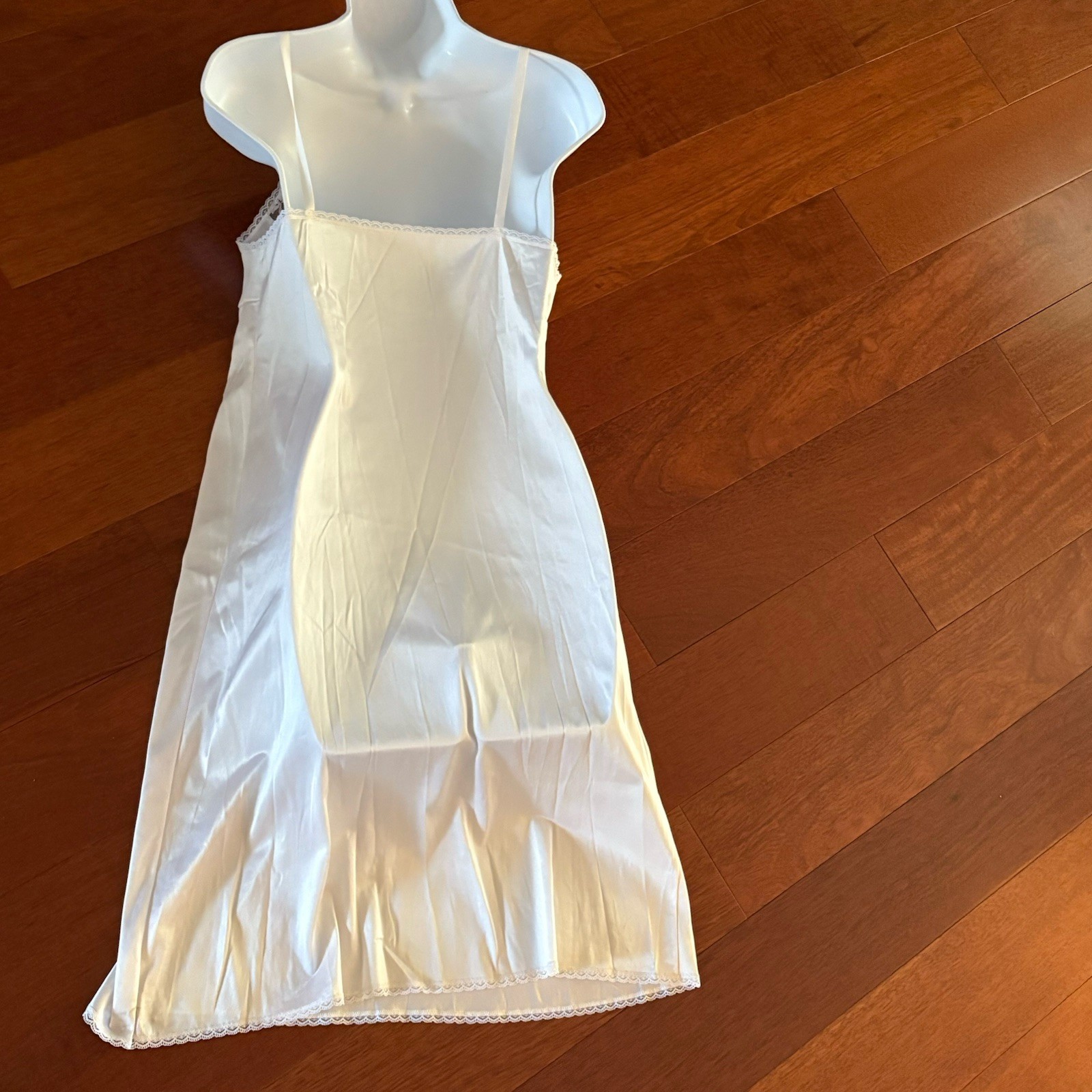 Vassarette Full Slip White Size 36 24” Satin Lace Nylon Adjustable Straps V-neck