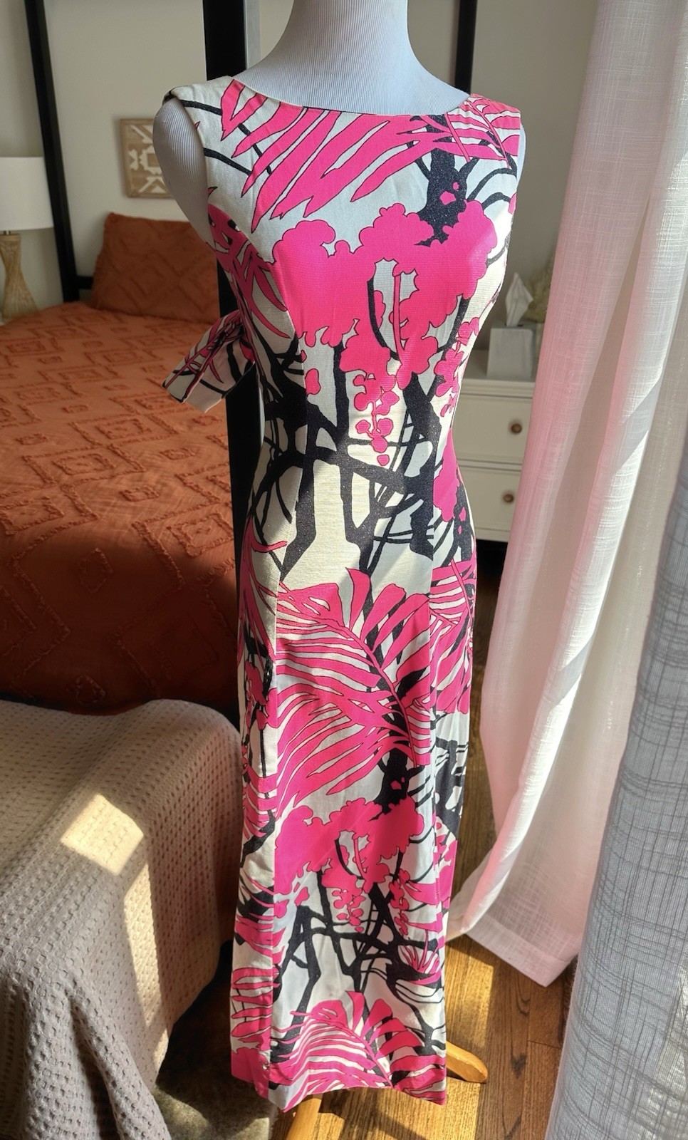 Vintage 60’s 70’s Hawaiian Maxi Dress Bow Back Neon Pink Day Glow Size XS