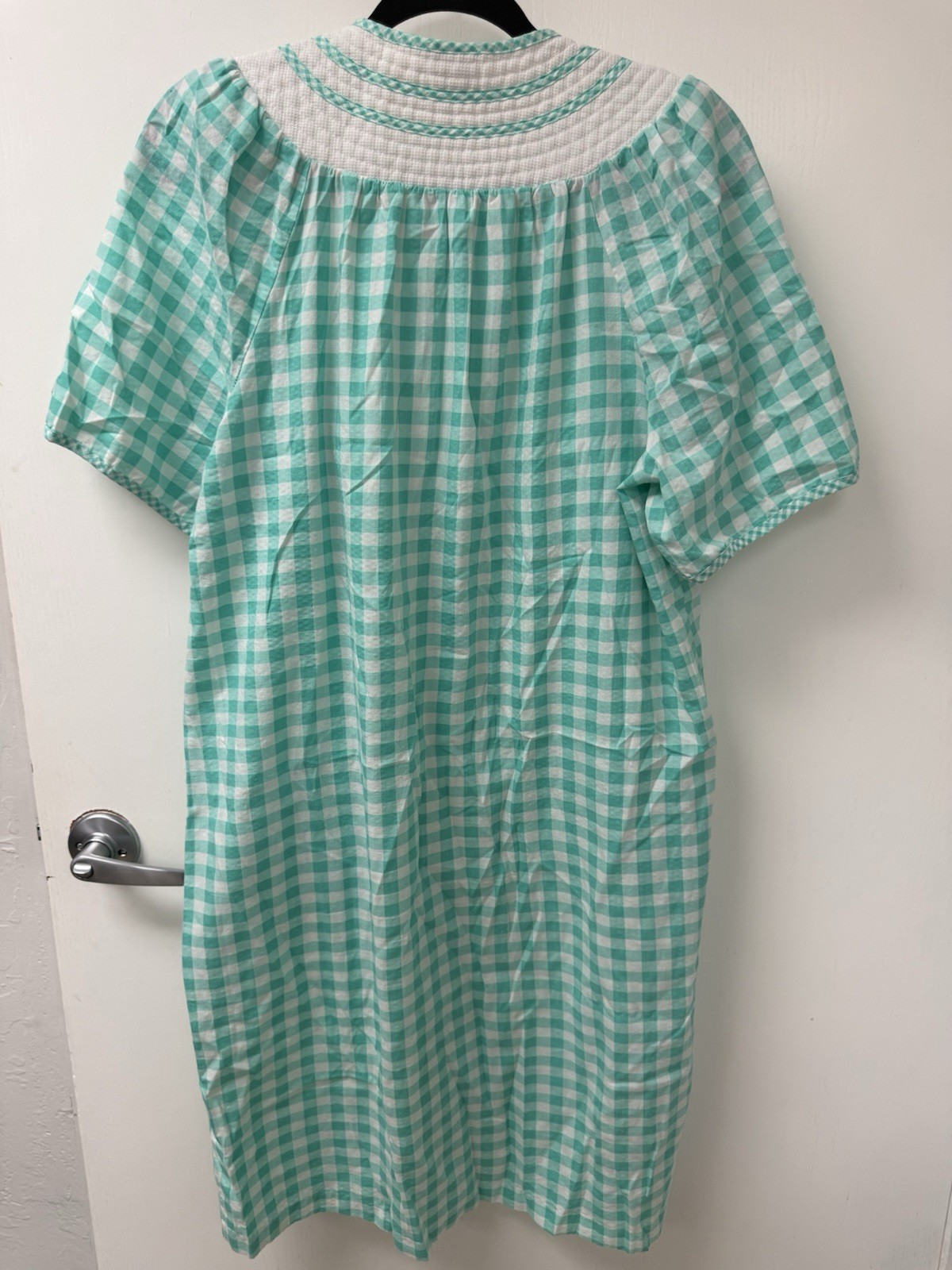 Vintage Granny 45 Years Zip Up Gown Or Robe Mint Color and White Size Medium