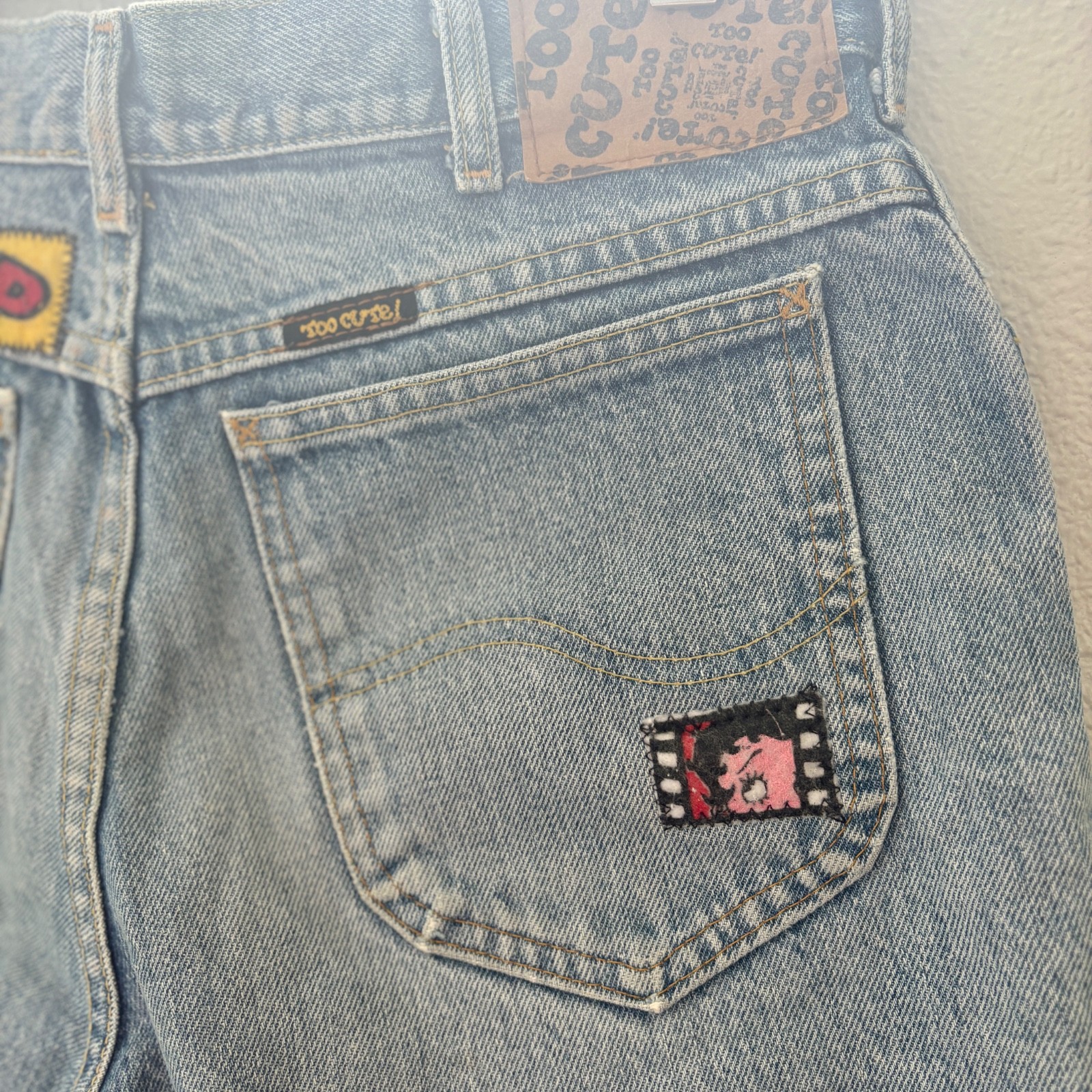 [VINTAGE 1996] Too Cute / Lee Embroidered Denim Shorts – Betty Boop / W29 RARE [