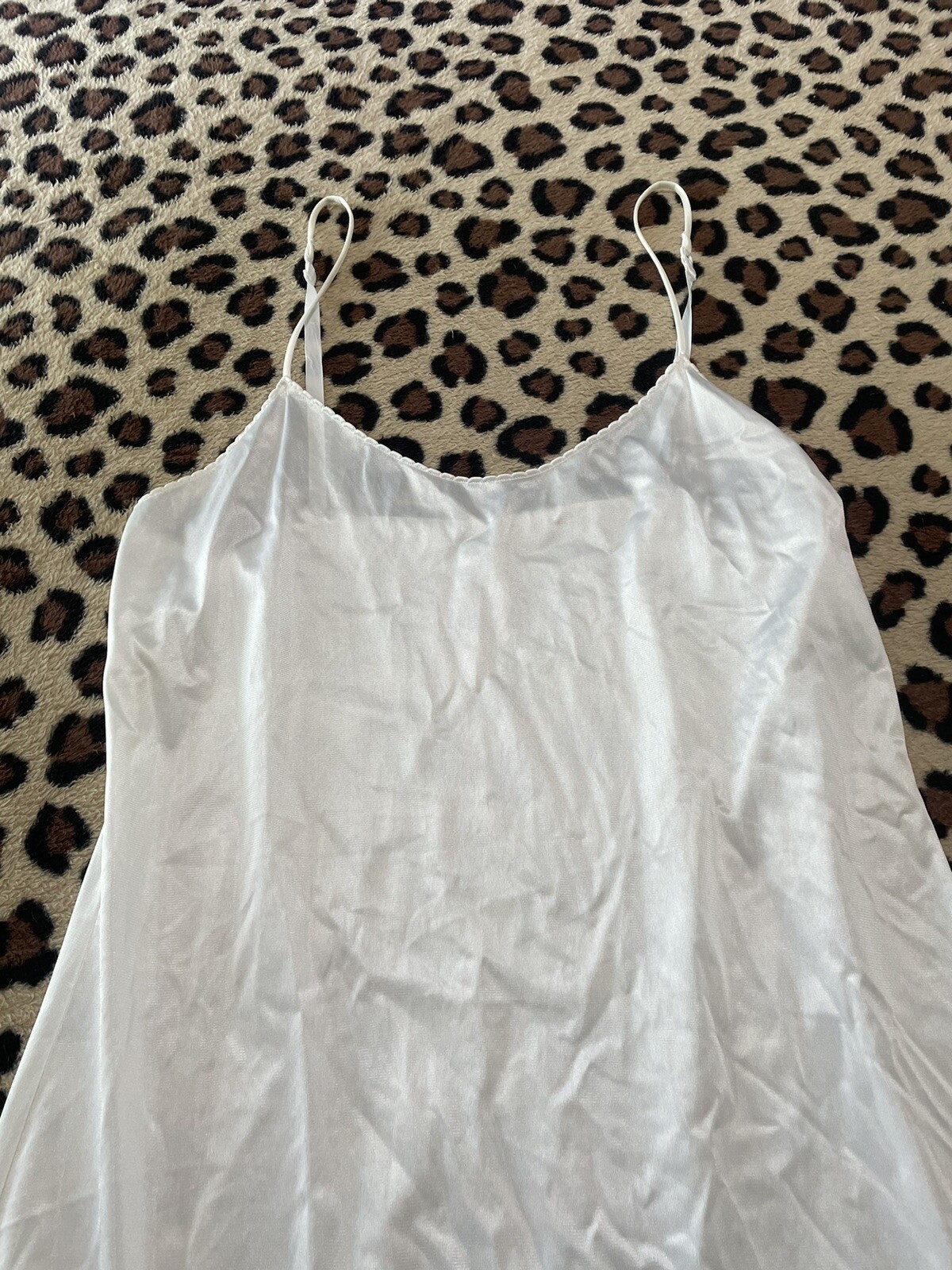 Vintage Full Slip SIZE 34-32”LARGE White 🤍lace nylon VASSARETTE classic 80s 90s