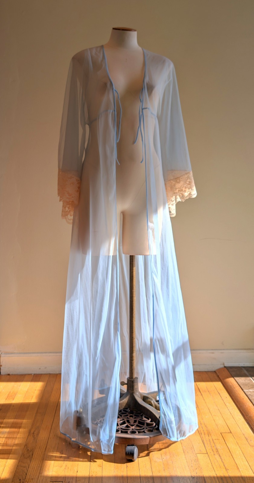 Vintage 1970s Baby Blue And Cream Pegnoir Robe By Katherine Lingerie. OSFM