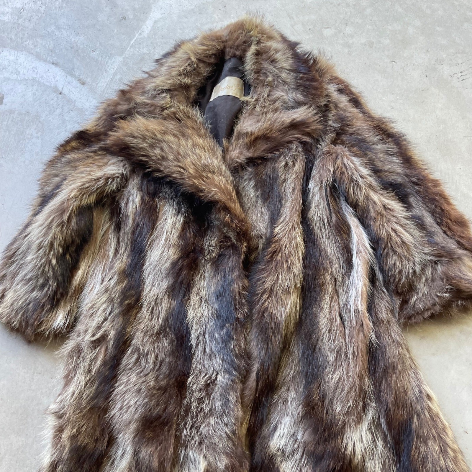 Nicholas Furs New Haven Vintage Raccoon Fur Coat Brown Grey Shawl Collar Lined
