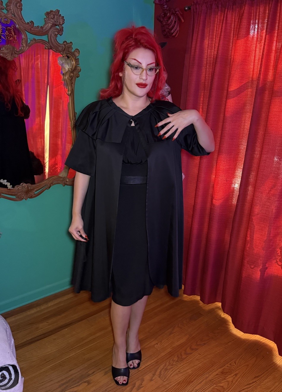 Deadstock Vintage 1950’s Vendom Original California Black satin w ruffle collar