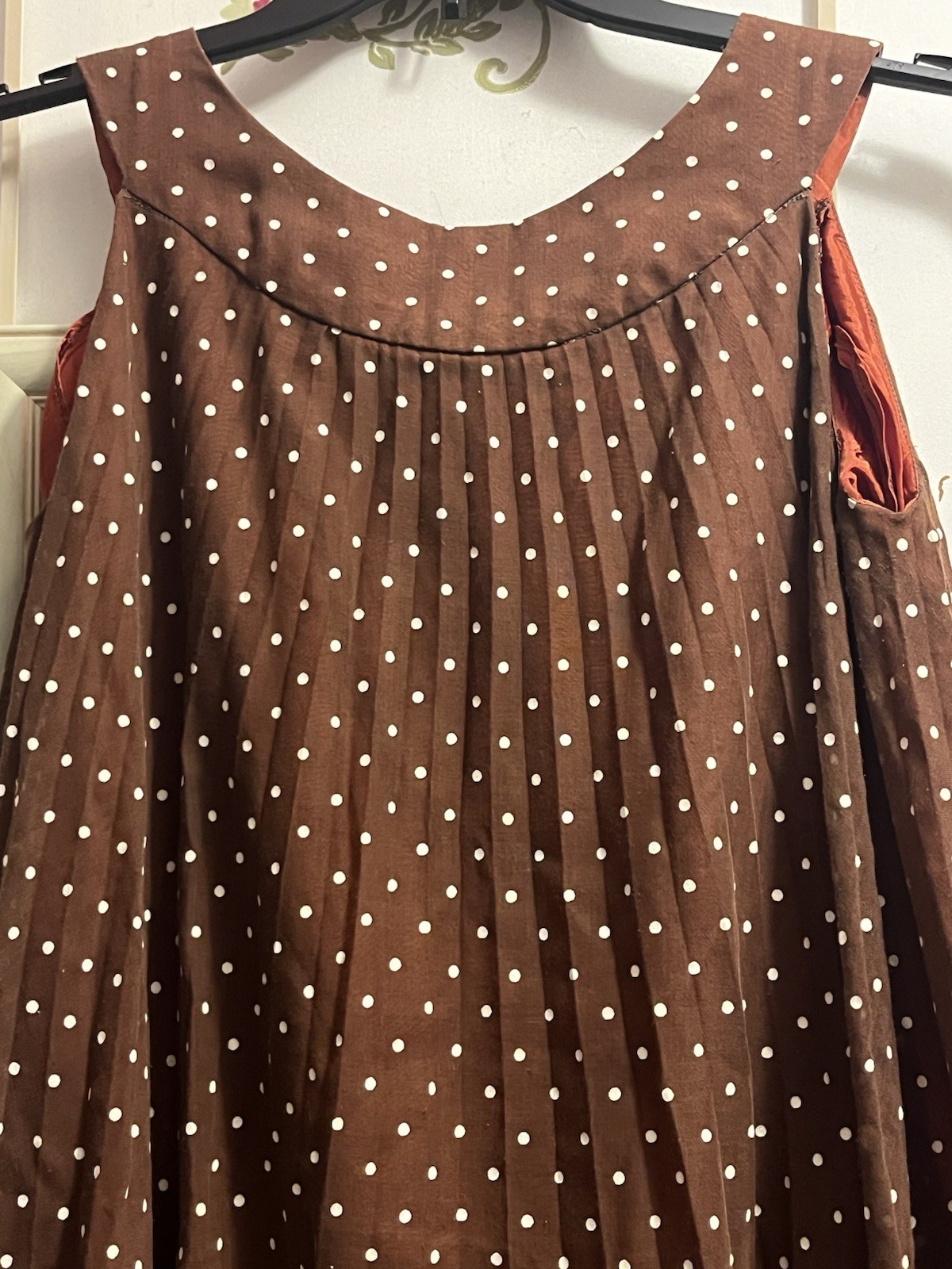 Vtg 1960’s Brown With White Polka Dots Pleated Sleeveless A-Line Dress Cut Tag