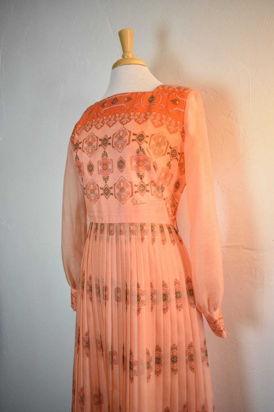 Vintage 1970’s Alfred Shaheen Peachy Pink / Orange Puff Sleeve Maxi Dress