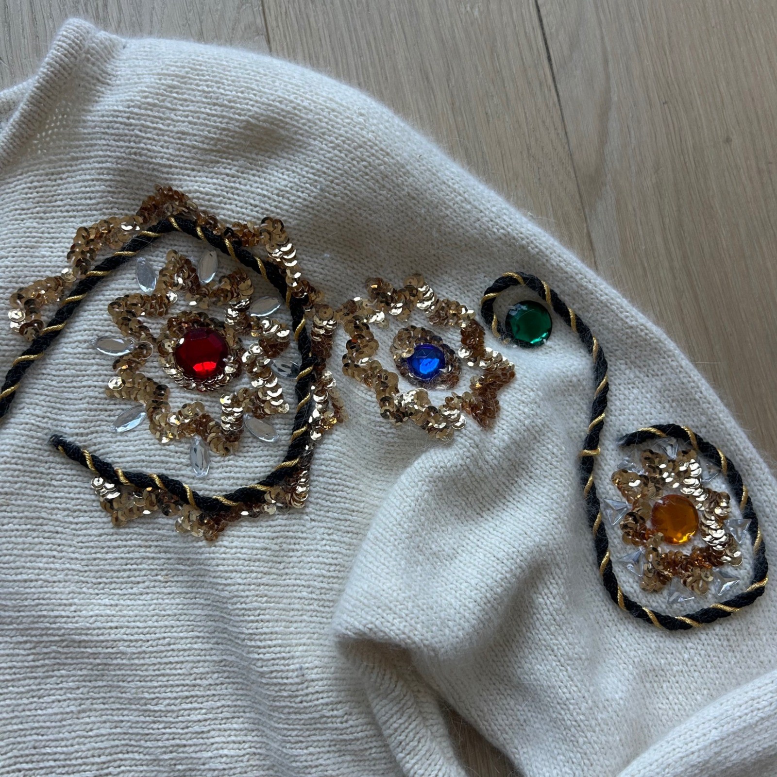 Vintage Gladys Bagley Sequin Jewel Embellished Sweater M Cream Silk Angora